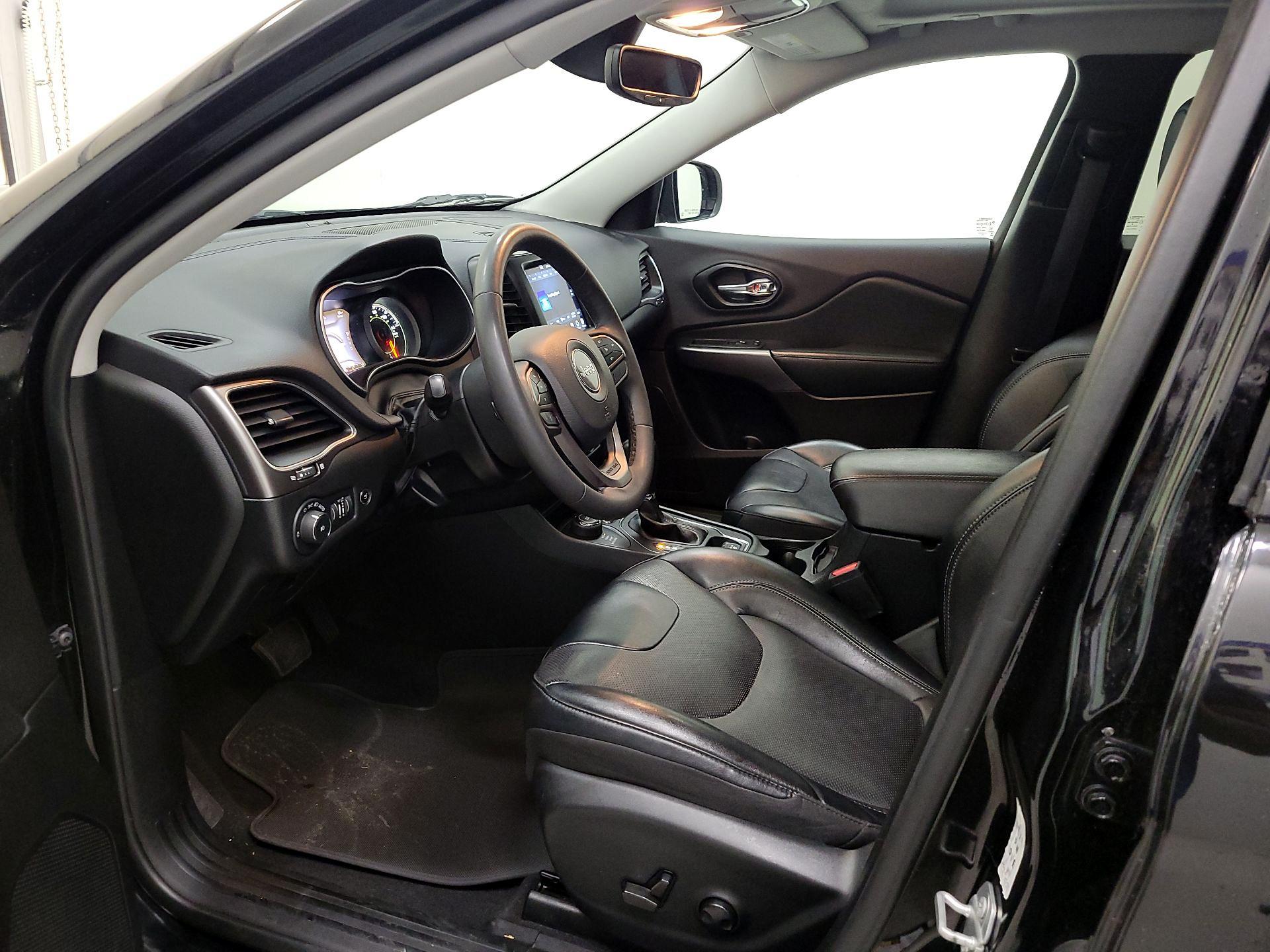 Thumbnail: 2022 Jeep Cherokee - 11