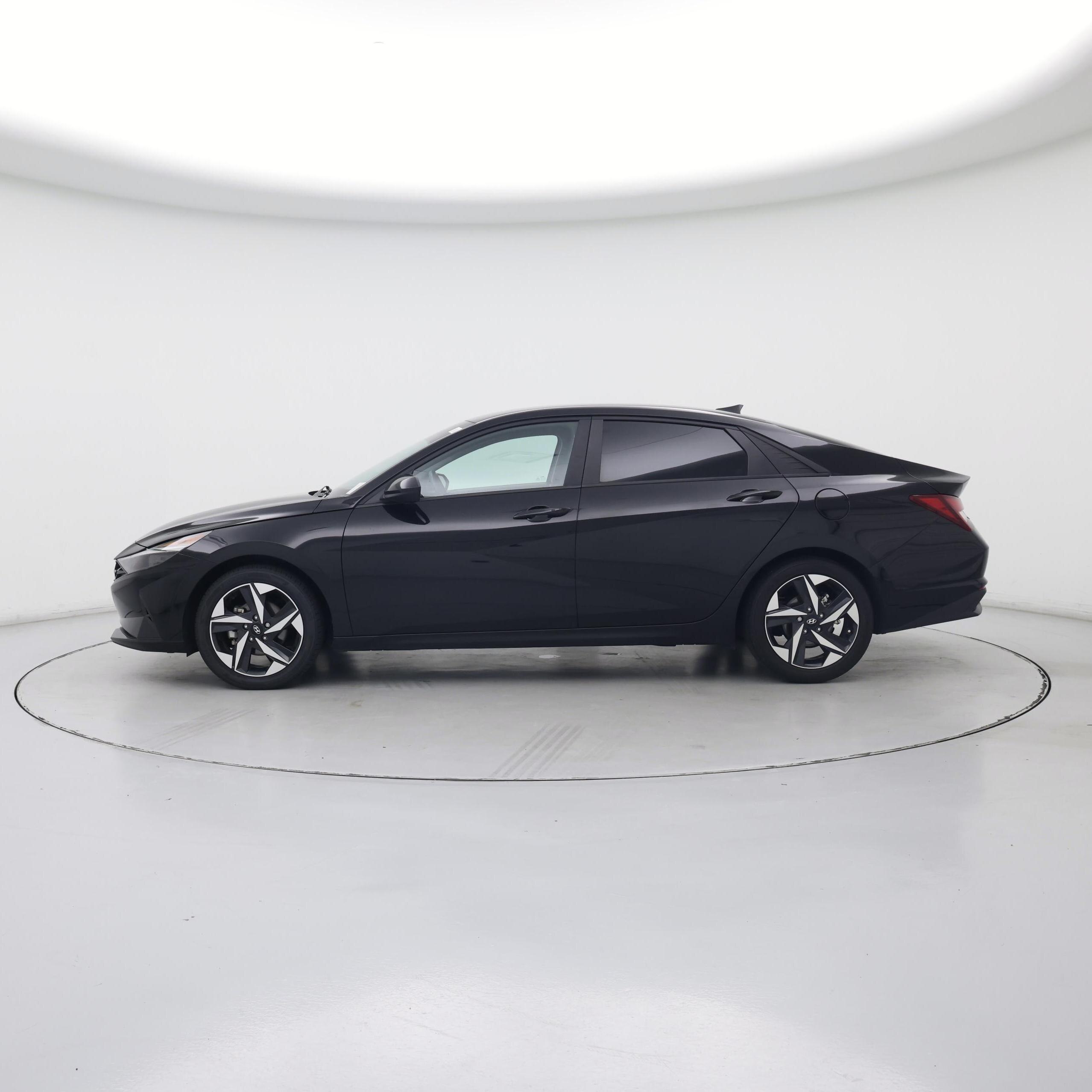 Thumbnail: 2023 Hyundai Elantra - 3