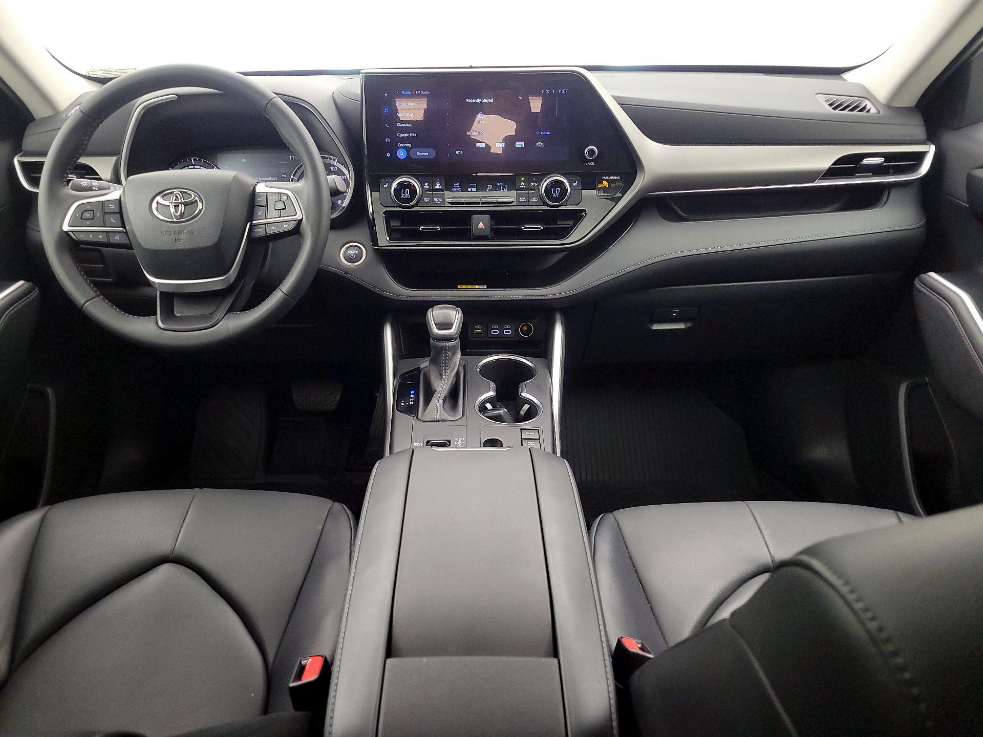 Thumbnail: 2024 Toyota Highlander - 9