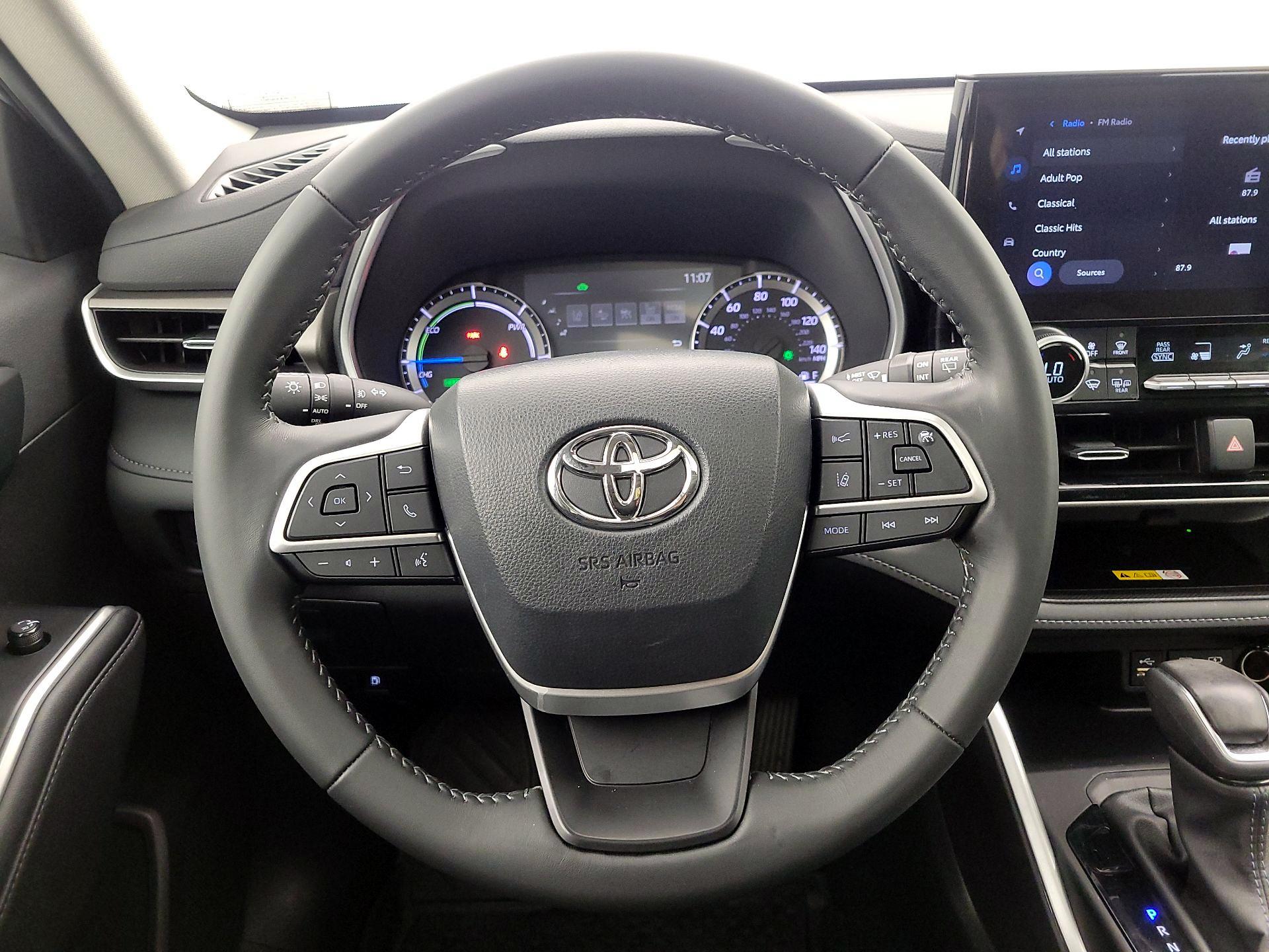 Thumbnail: 2024 Toyota Highlander - 10