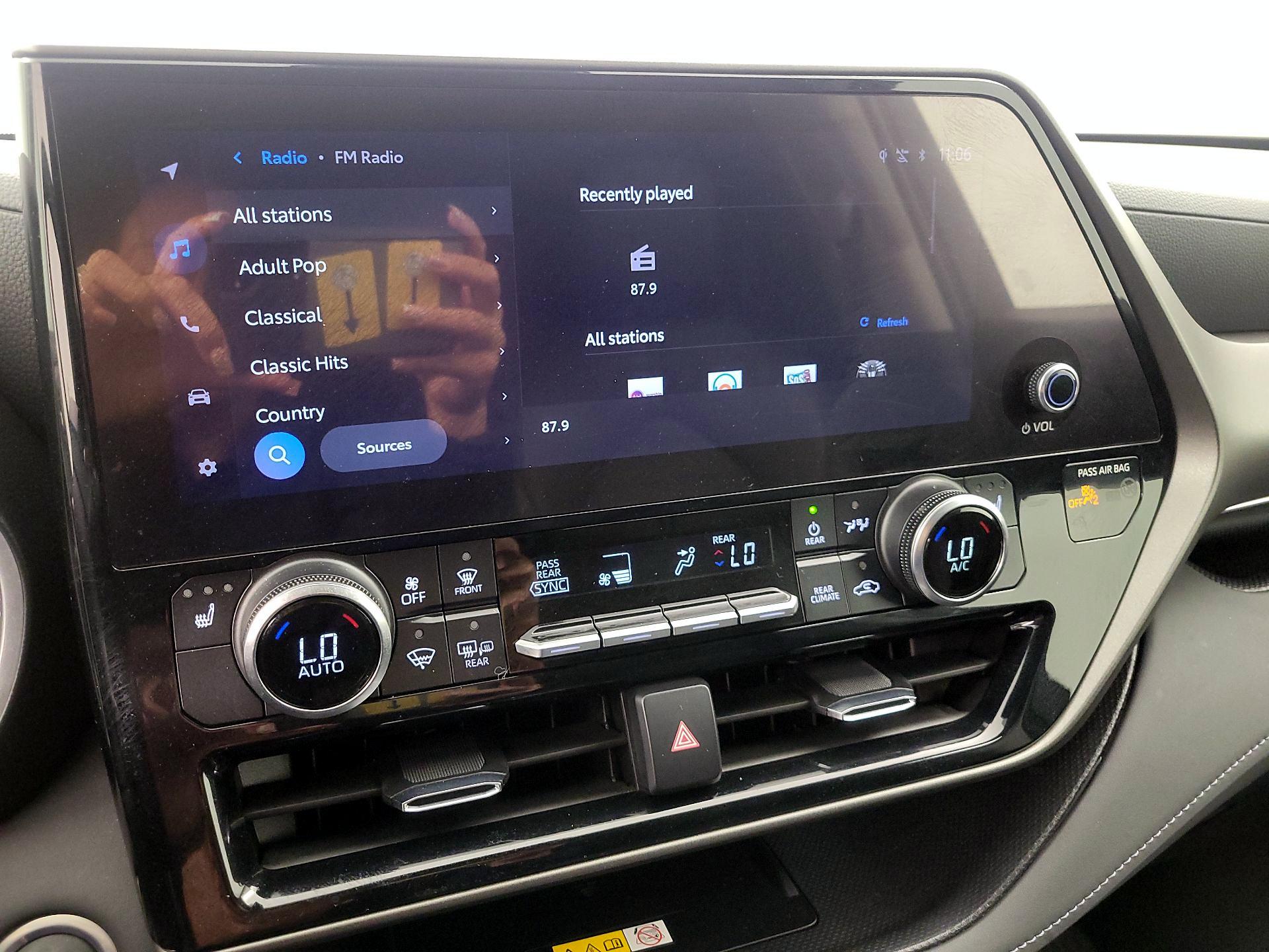 Thumbnail: 2024 Toyota Highlander - 15