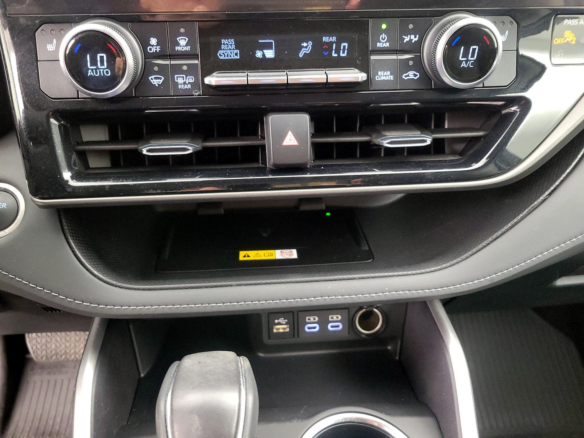 Thumbnail: 2024 Toyota Highlander - 16