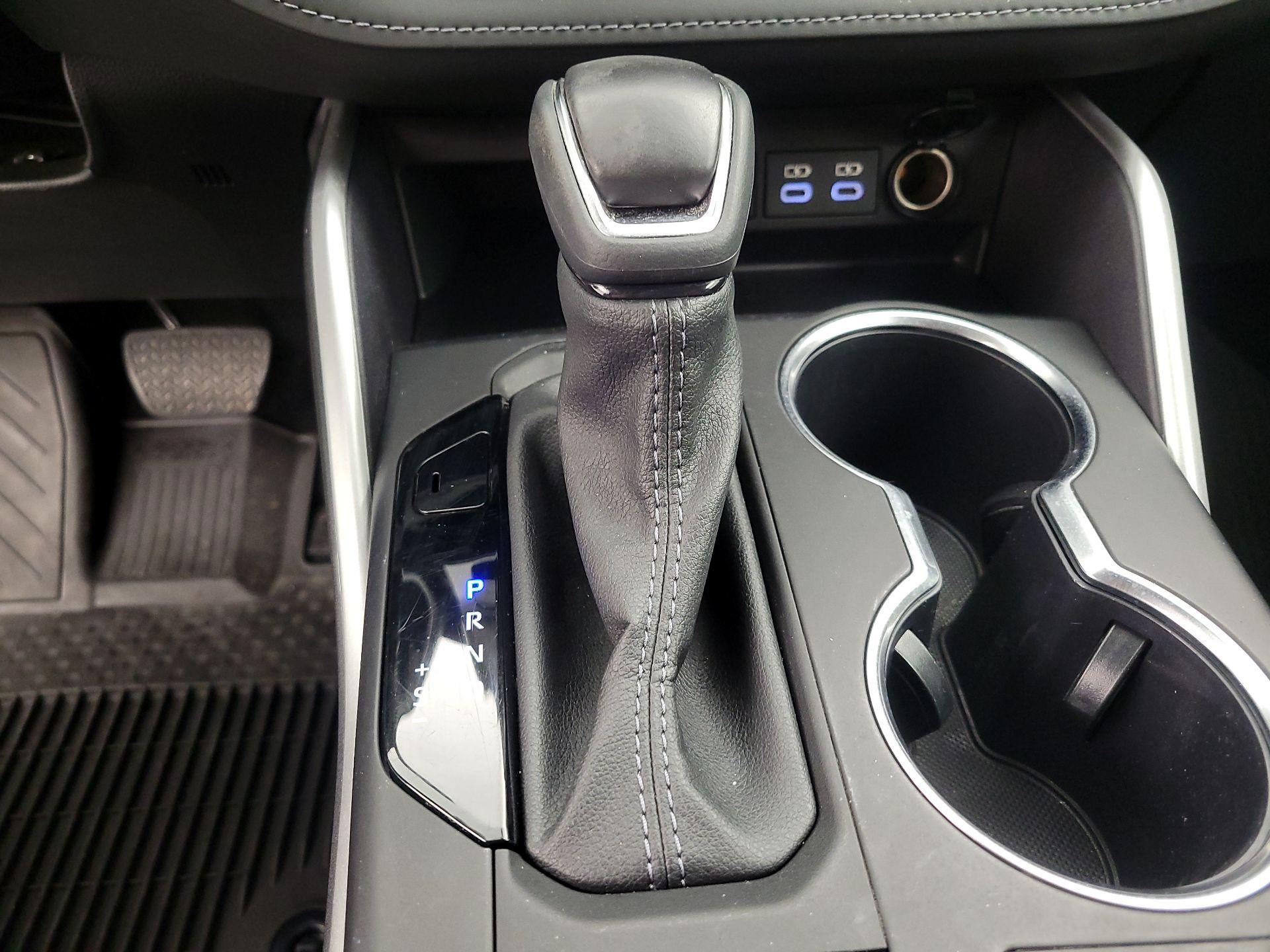 Thumbnail: 2024 Toyota Highlander - 17