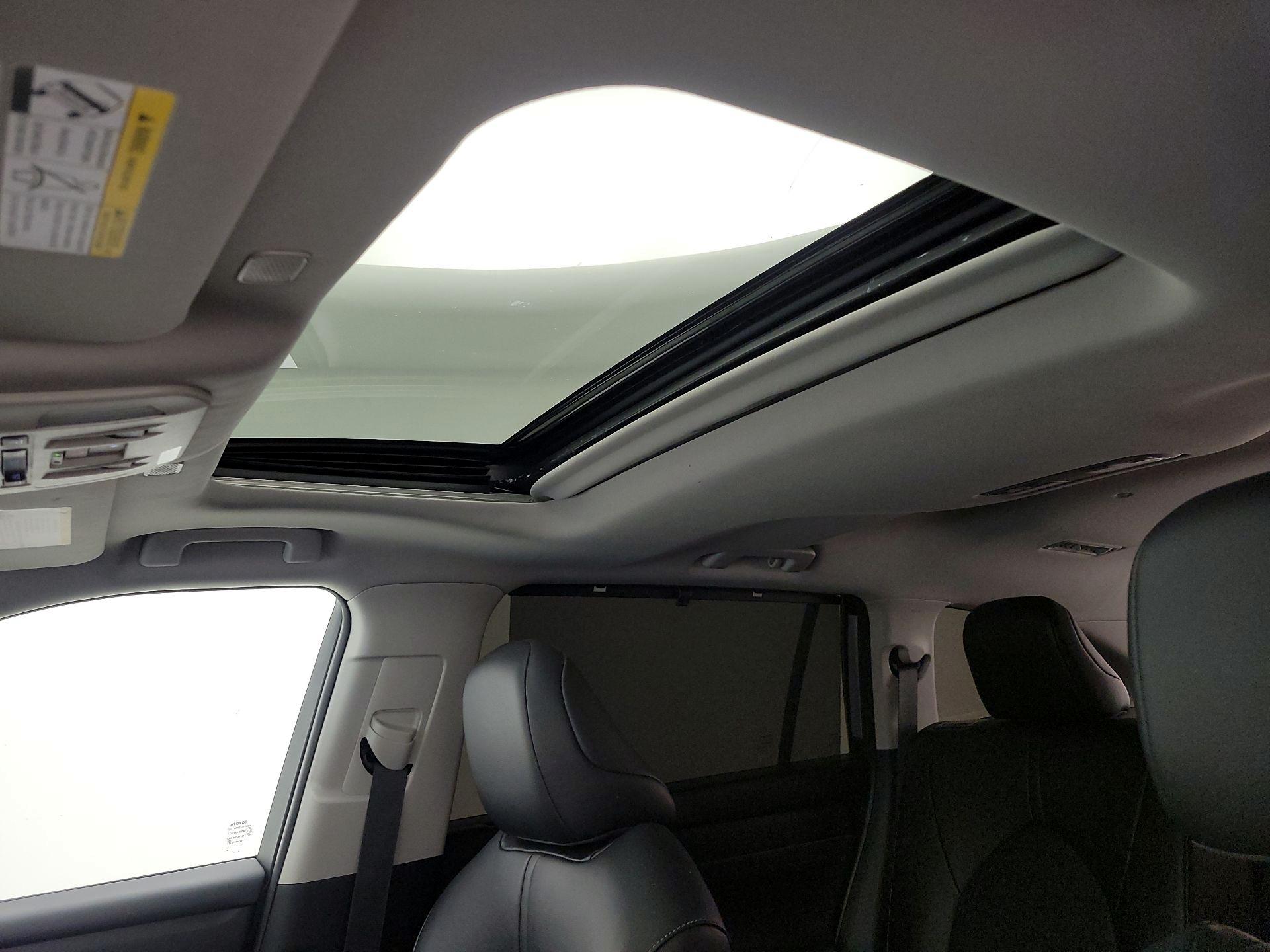 Thumbnail: 2024 Toyota Highlander - 19