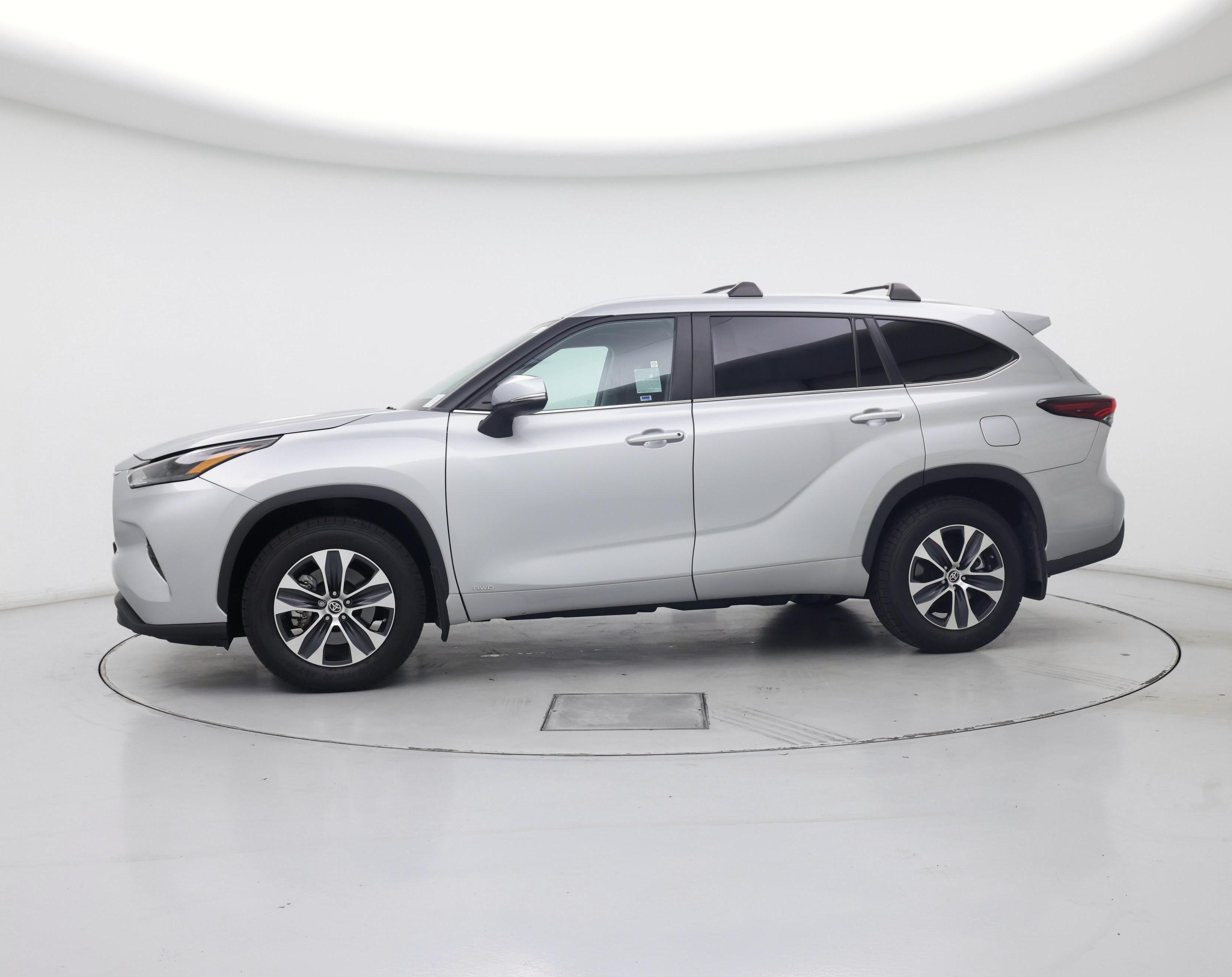 Thumbnail: 2024 Toyota Highlander - 3
