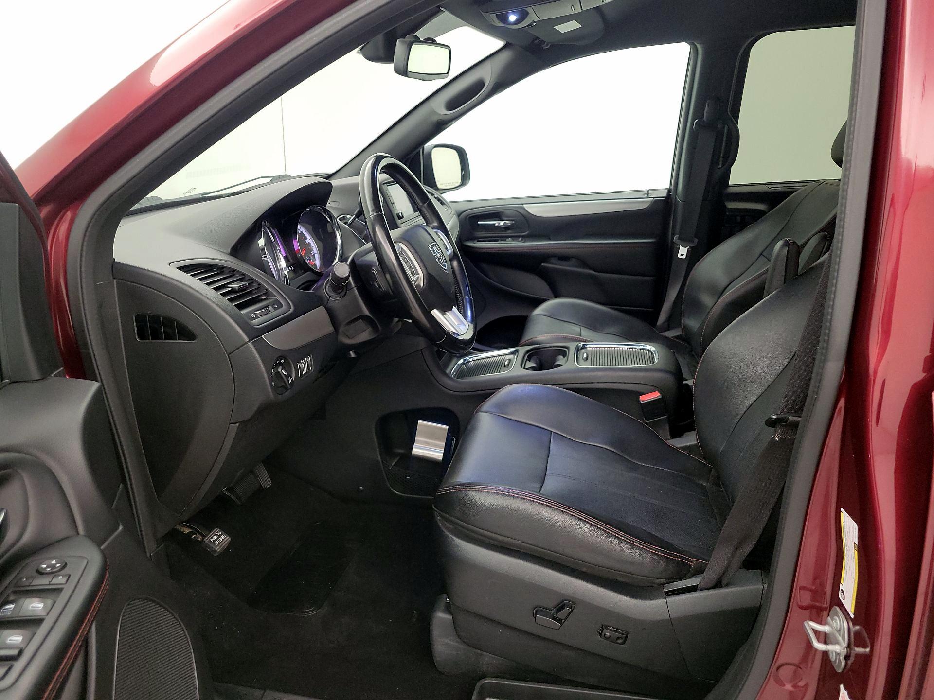 Thumbnail: 2020 Dodge Grand Caravan - 11