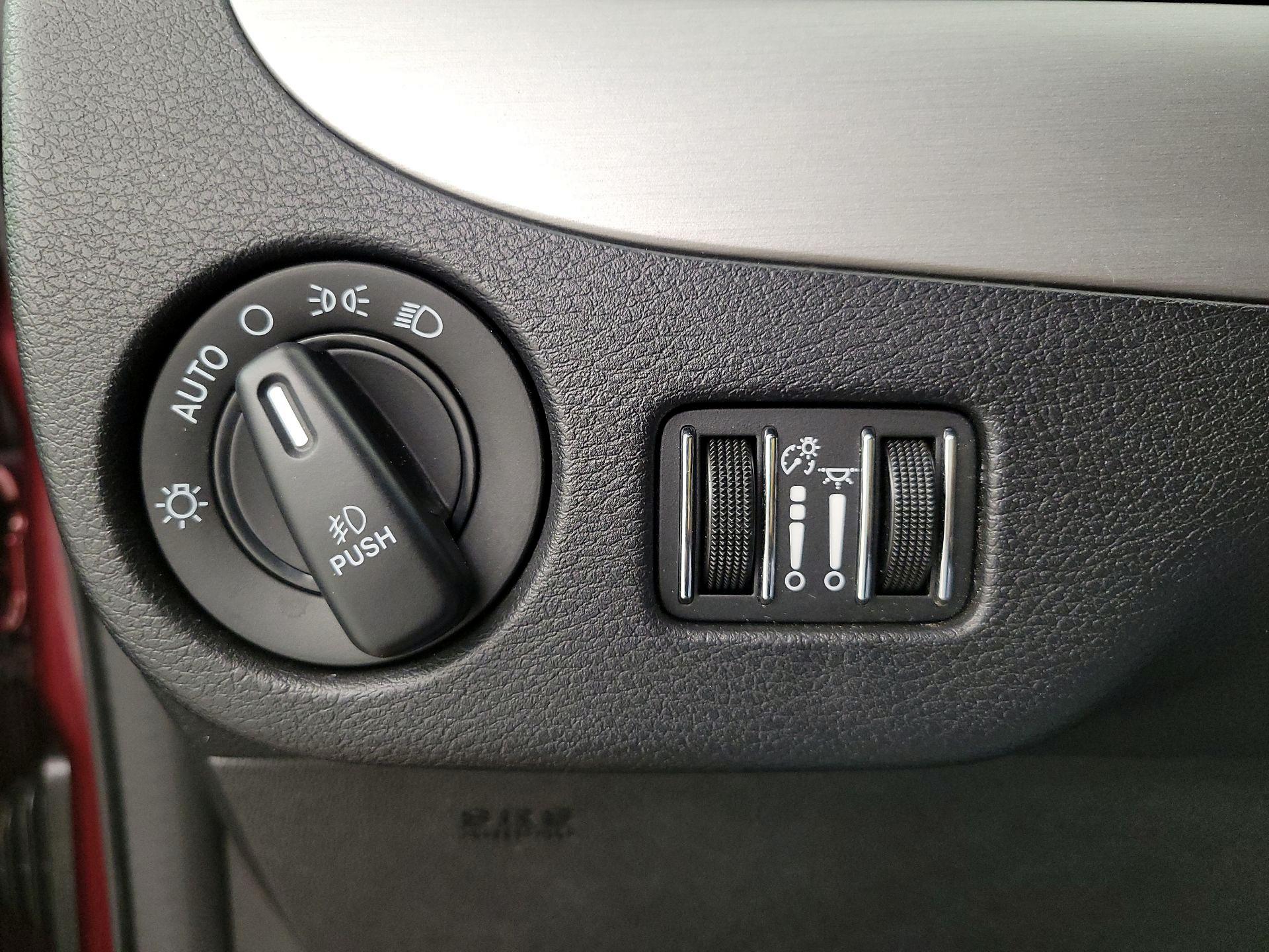 Thumbnail: 2020 Dodge Grand Caravan - 13