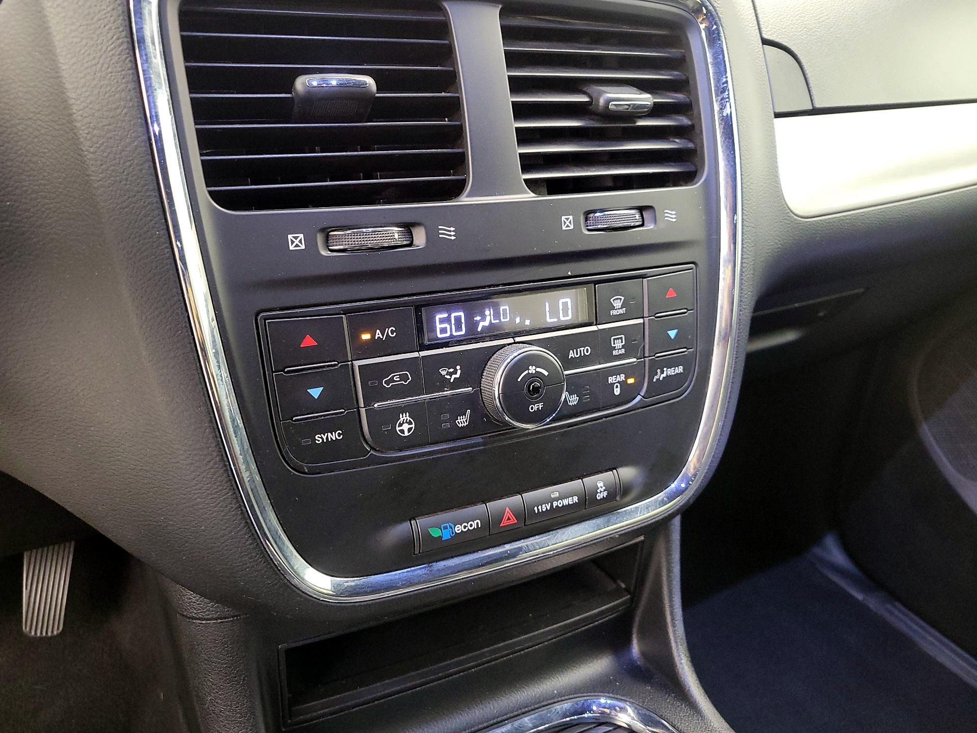 Thumbnail: 2020 Dodge Grand Caravan - 17