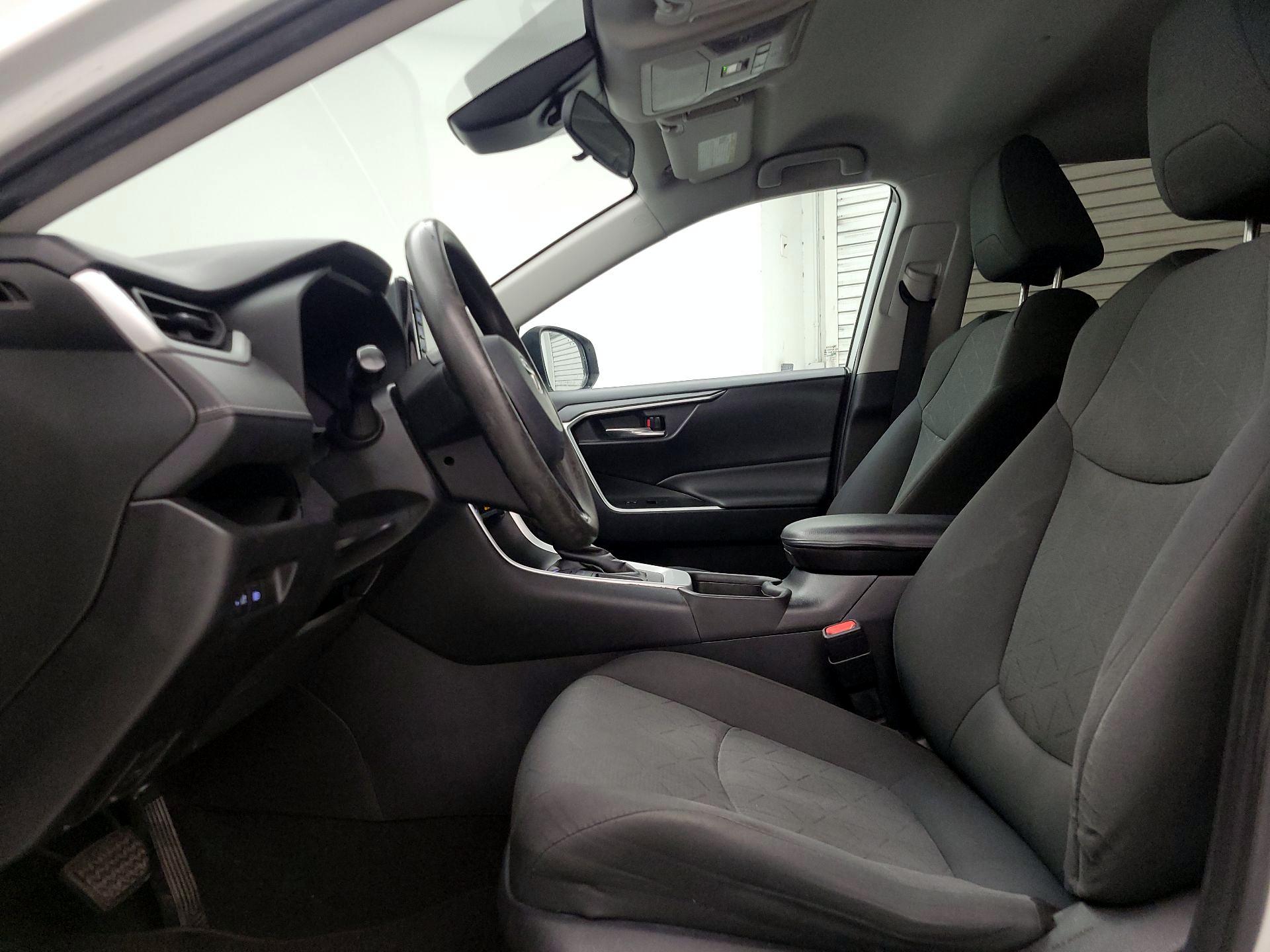 Thumbnail: 2021 Toyota RAV4 - 11