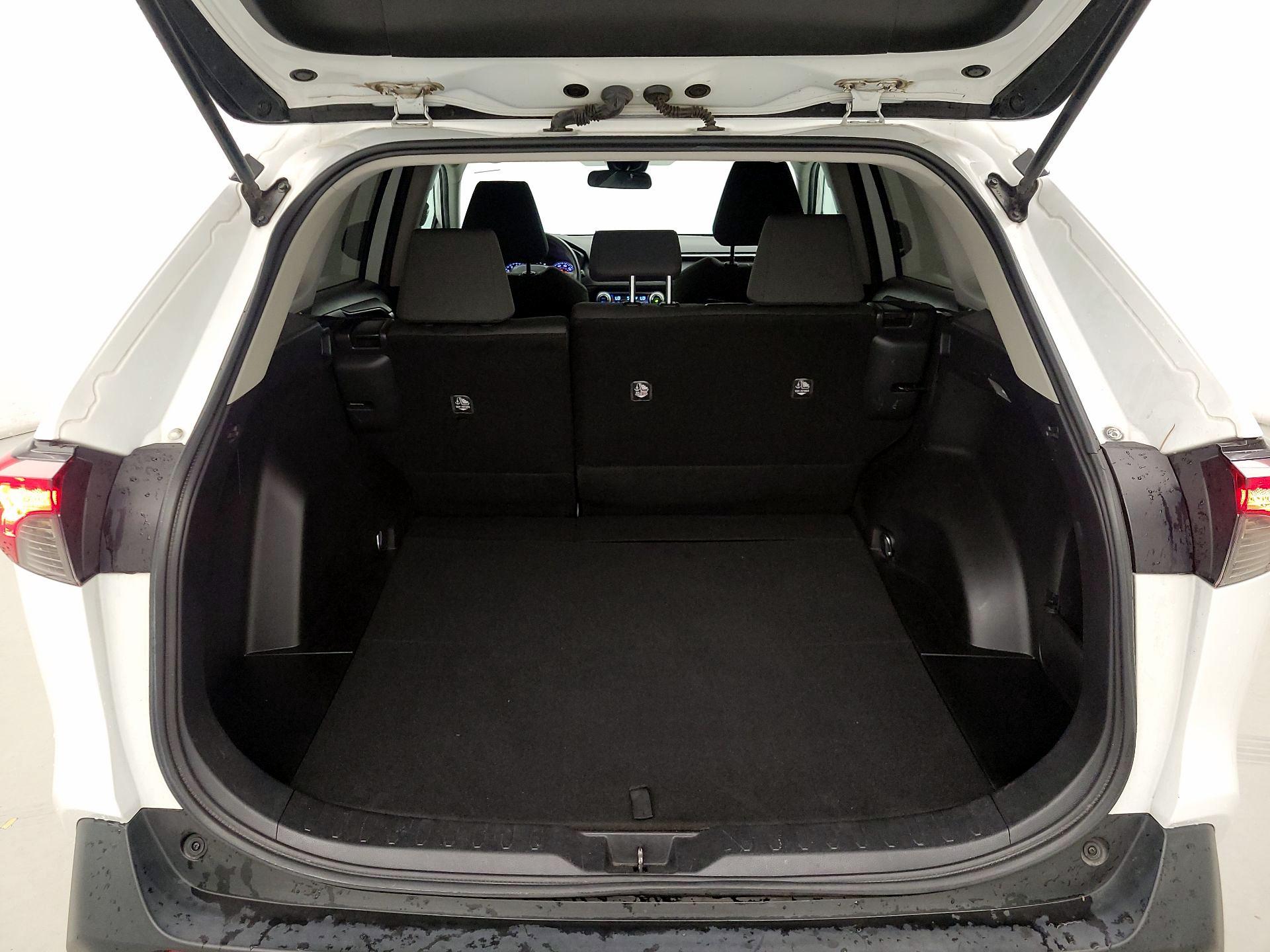 Thumbnail: 2021 Toyota RAV4 - 20