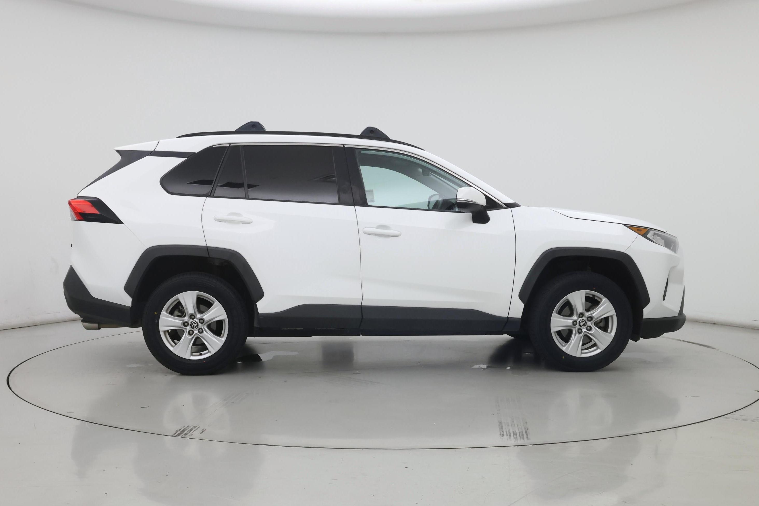 Thumbnail: 2021 Toyota RAV4 - 7