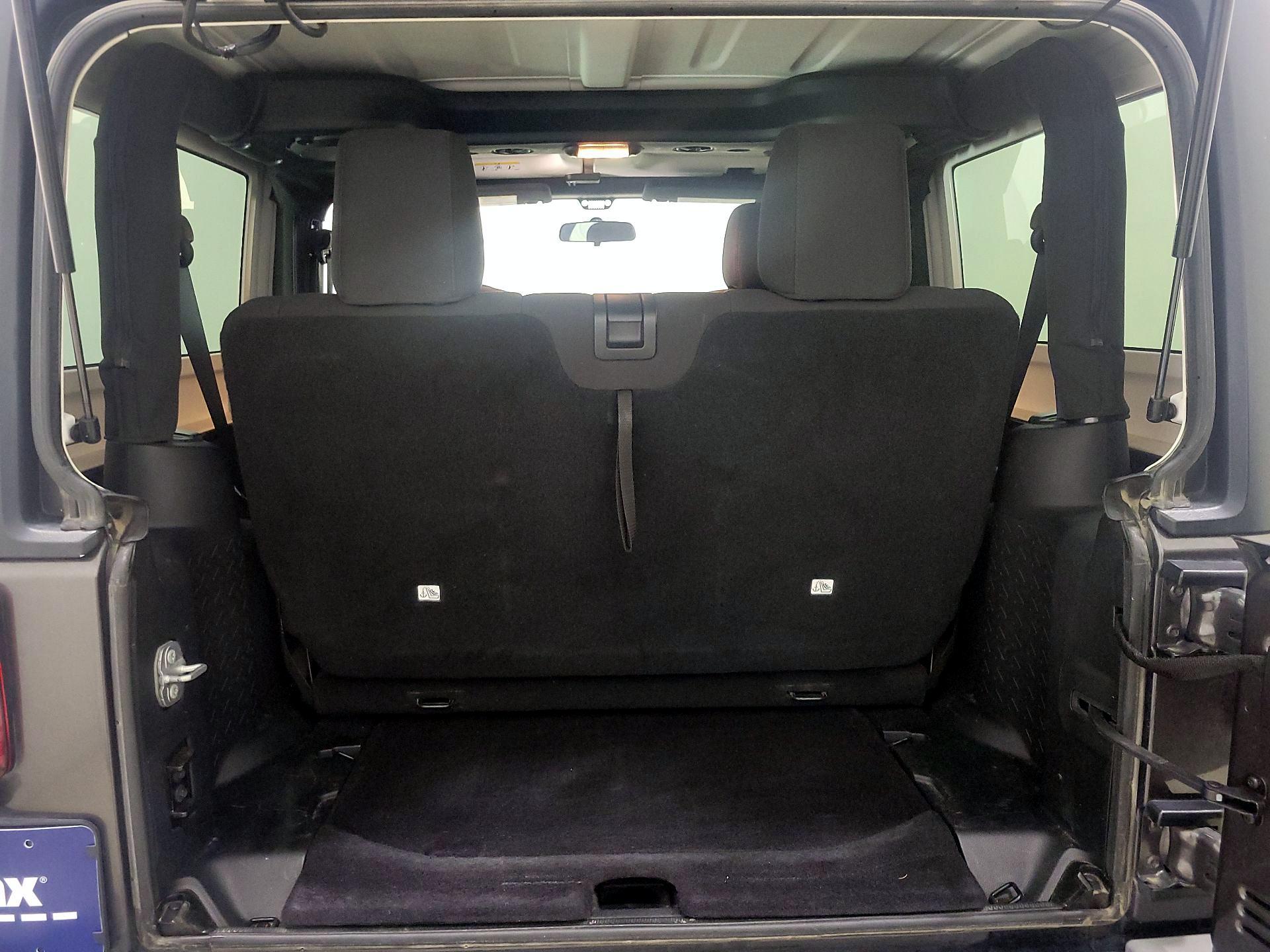 Thumbnail: 2014 Jeep Wrangler - 17