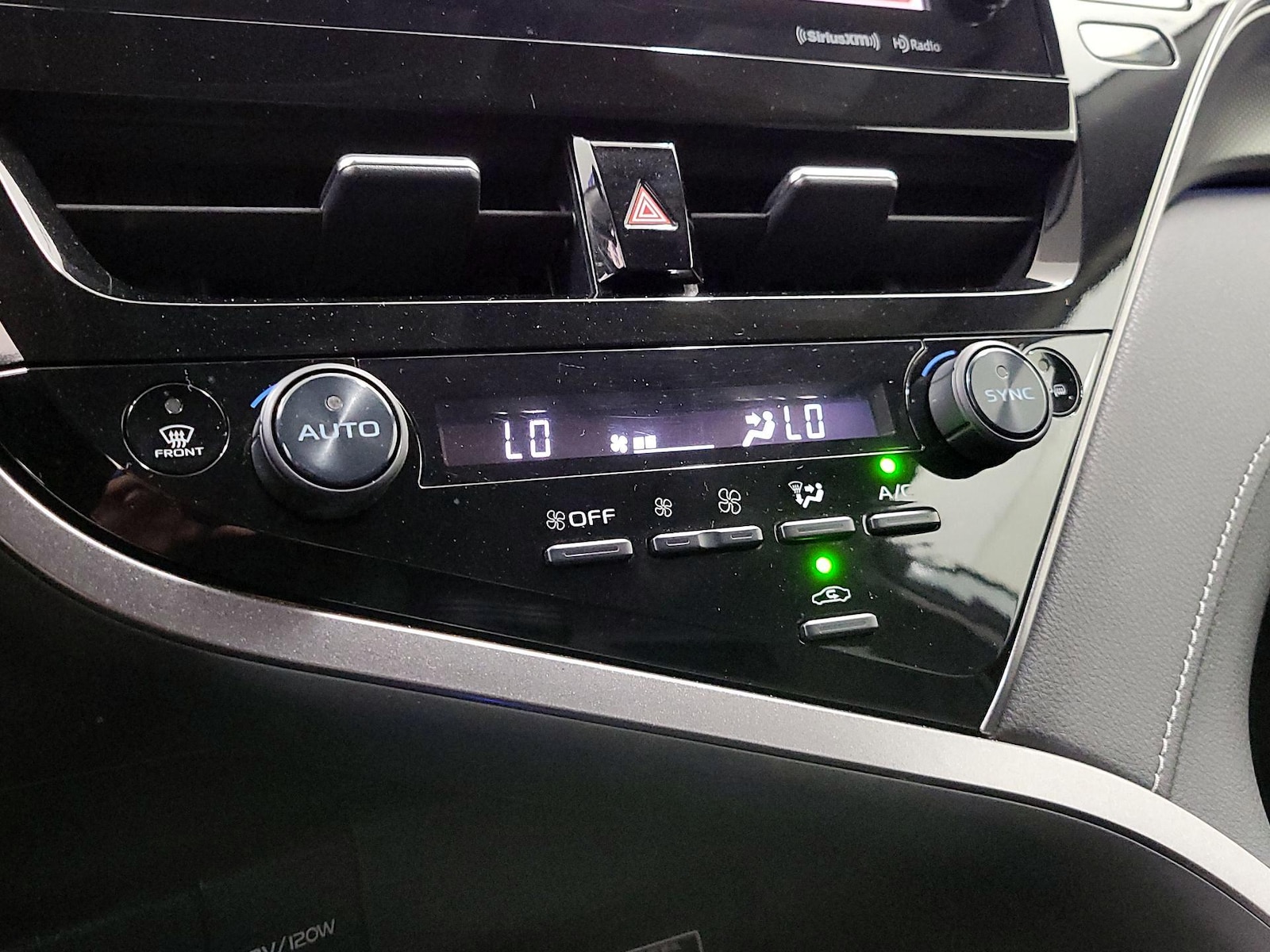 2021 Toyota Camry XSE - Photo 17