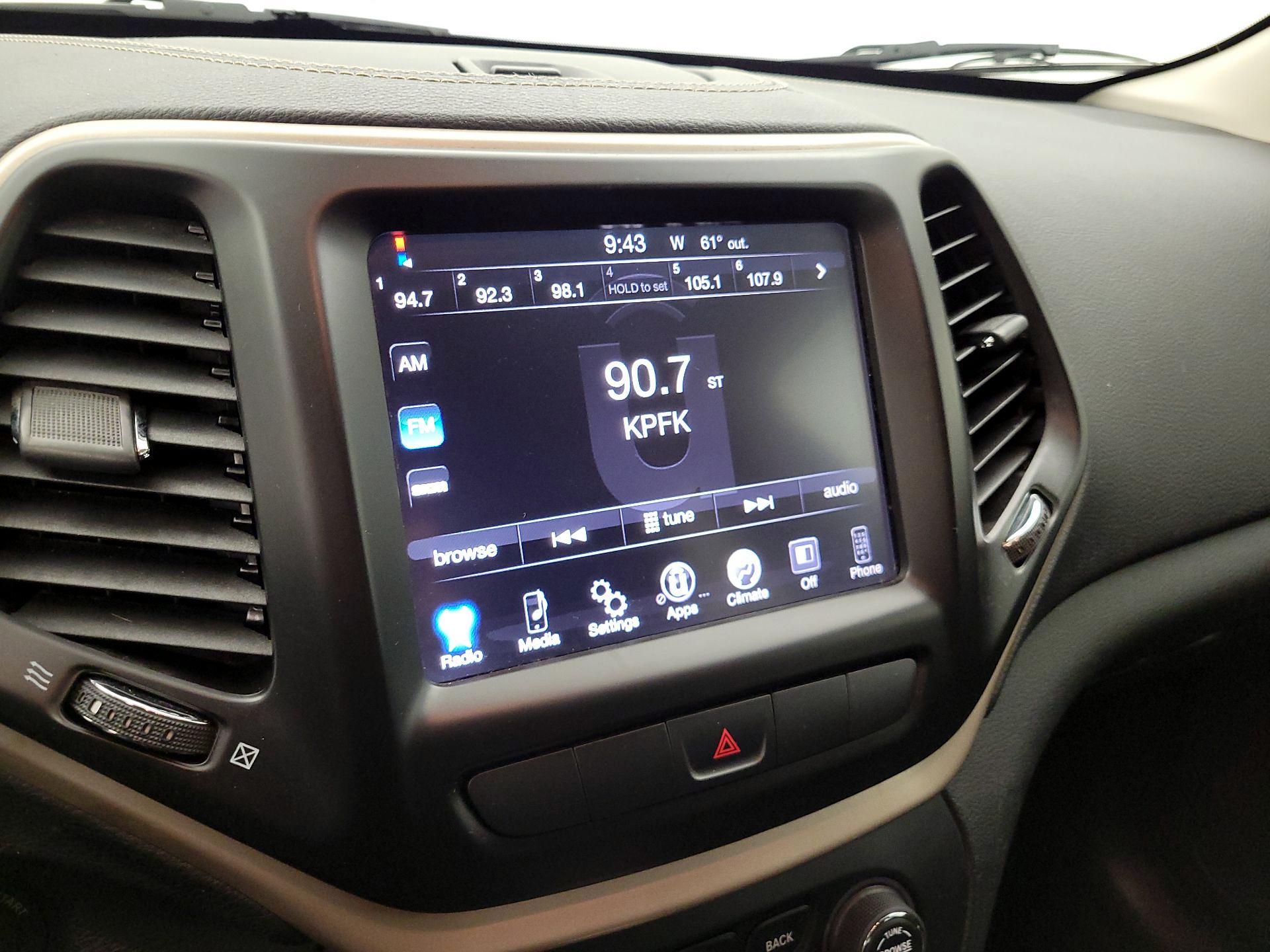 Thumbnail: 2015 Jeep Cherokee - 15