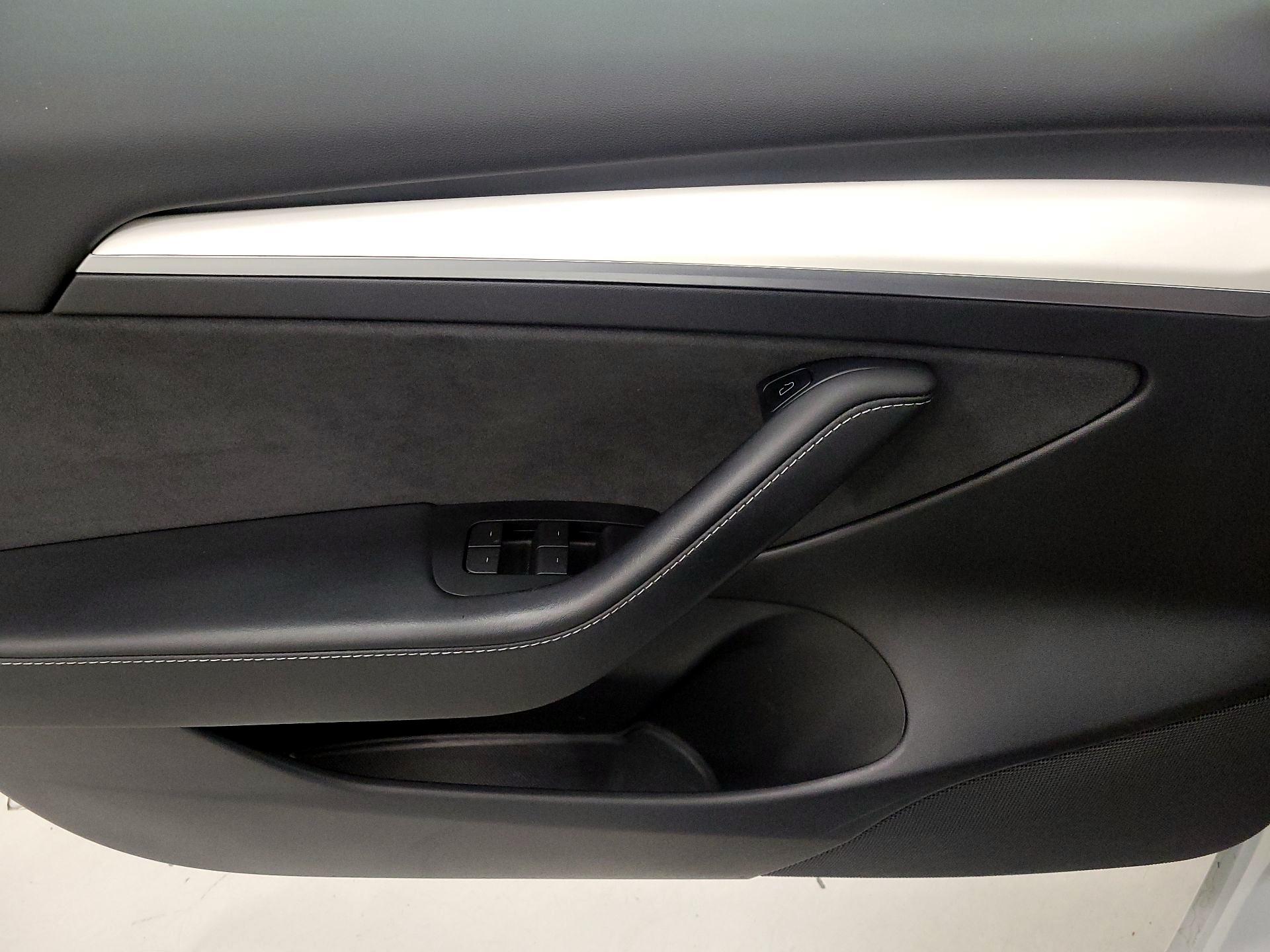 Thumbnail: 2022 Tesla Model 3 - 12