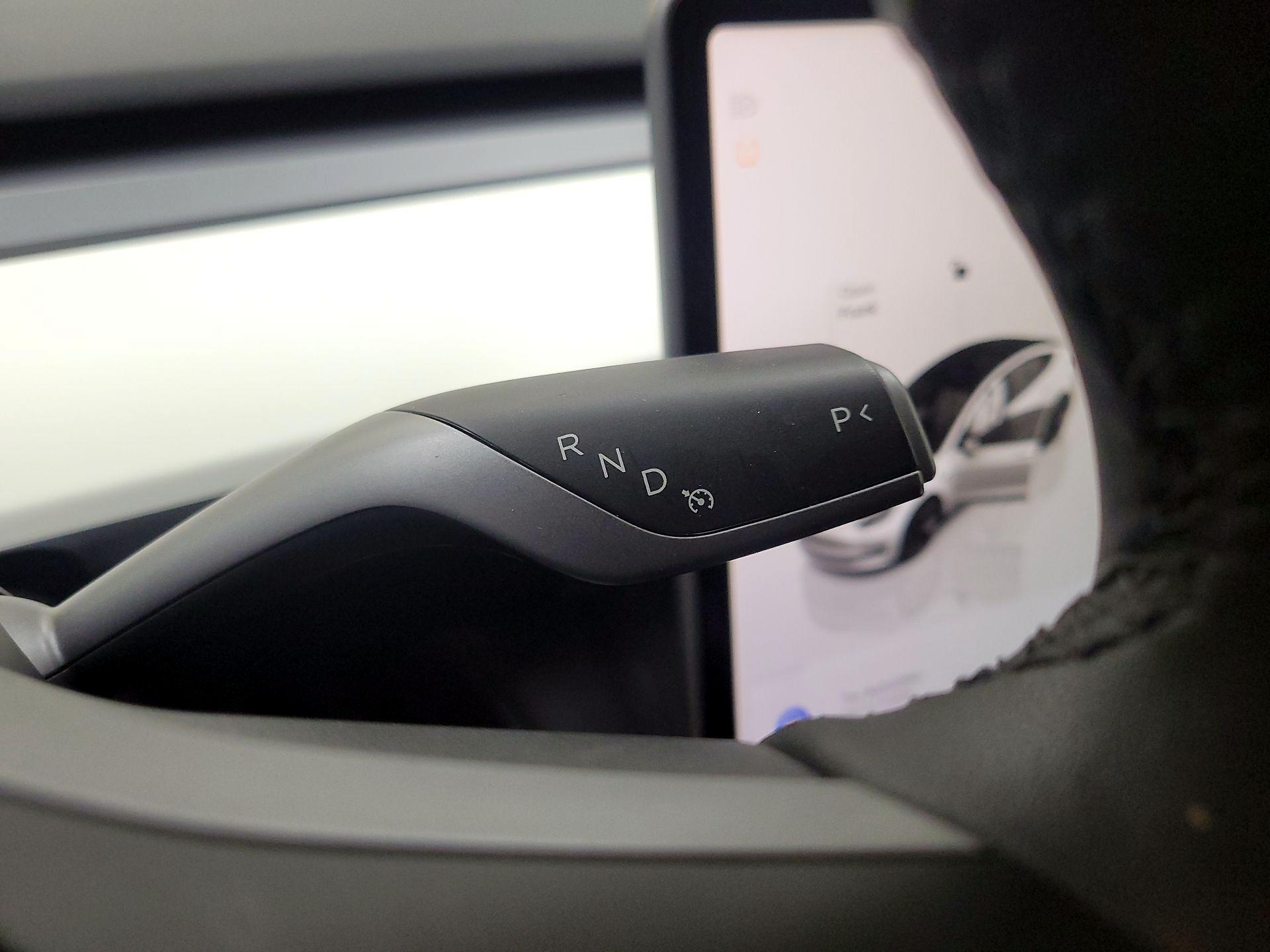 Thumbnail: 2022 Tesla Model 3 - 17