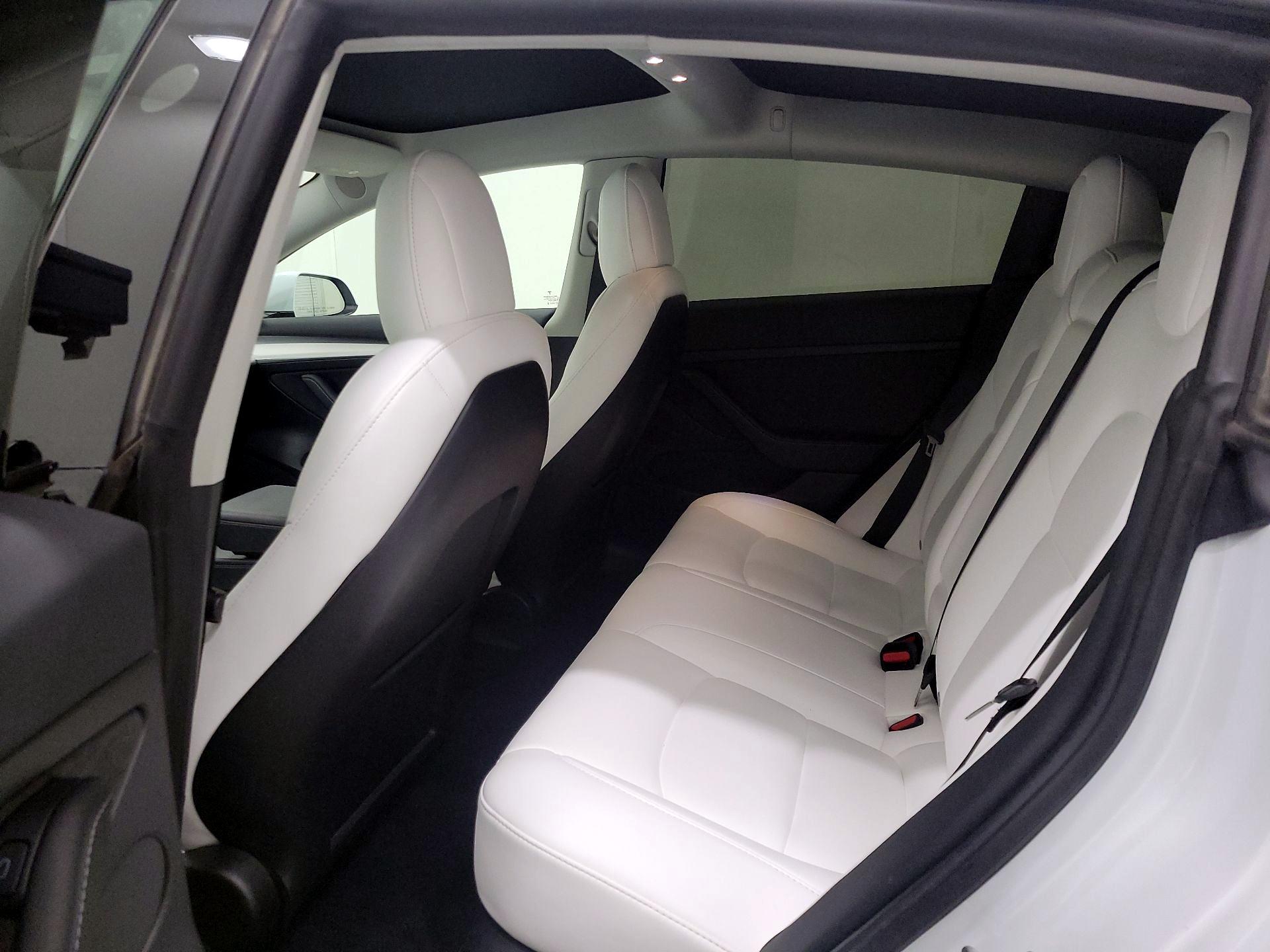 Thumbnail: 2022 Tesla Model 3 - 19