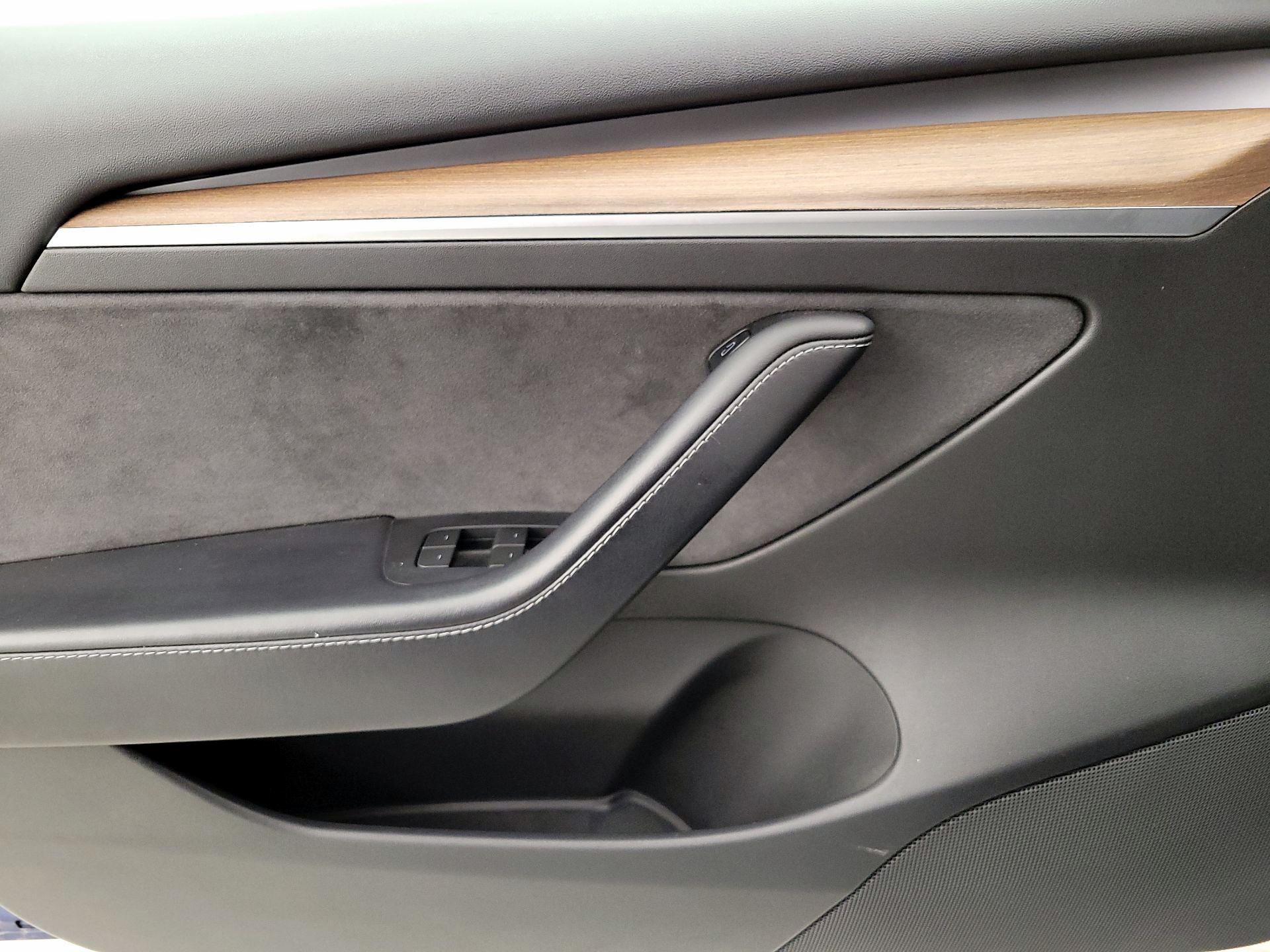 Thumbnail: 2022 Tesla Model 3 - 12
