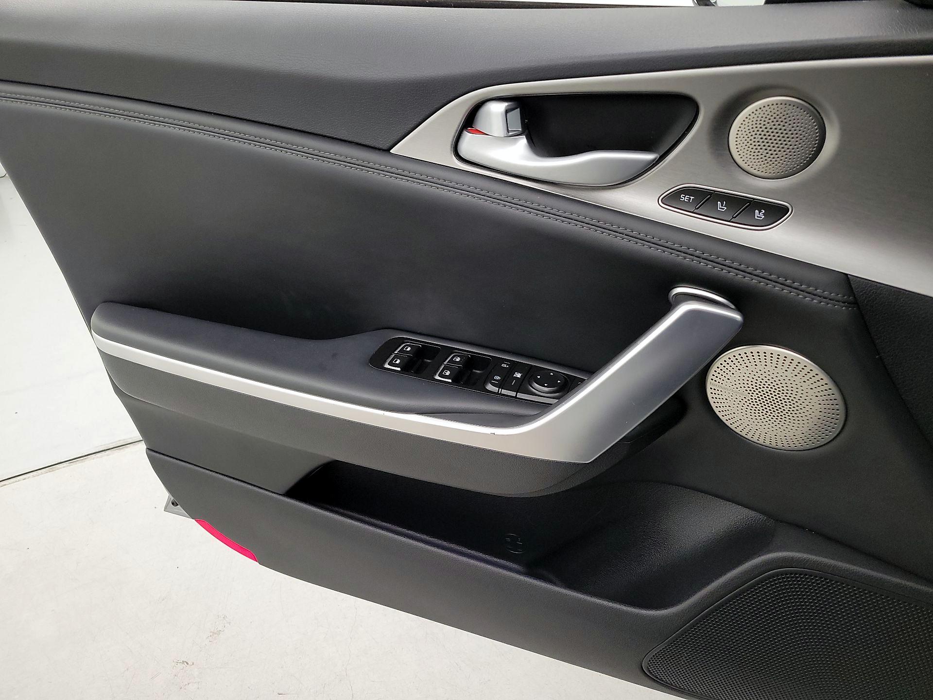 Thumbnail: 2019 Kia Stinger - 12