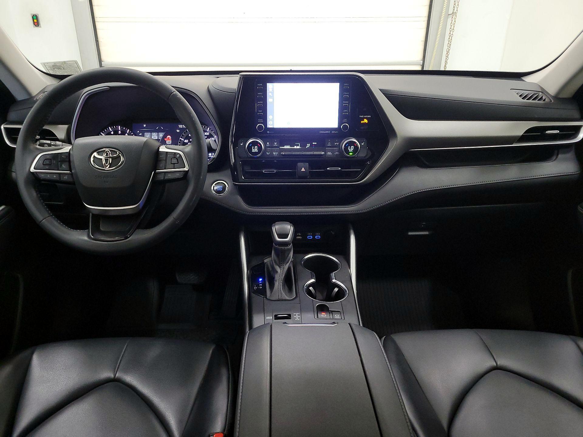 Thumbnail: 2022 Toyota Highlander - 9