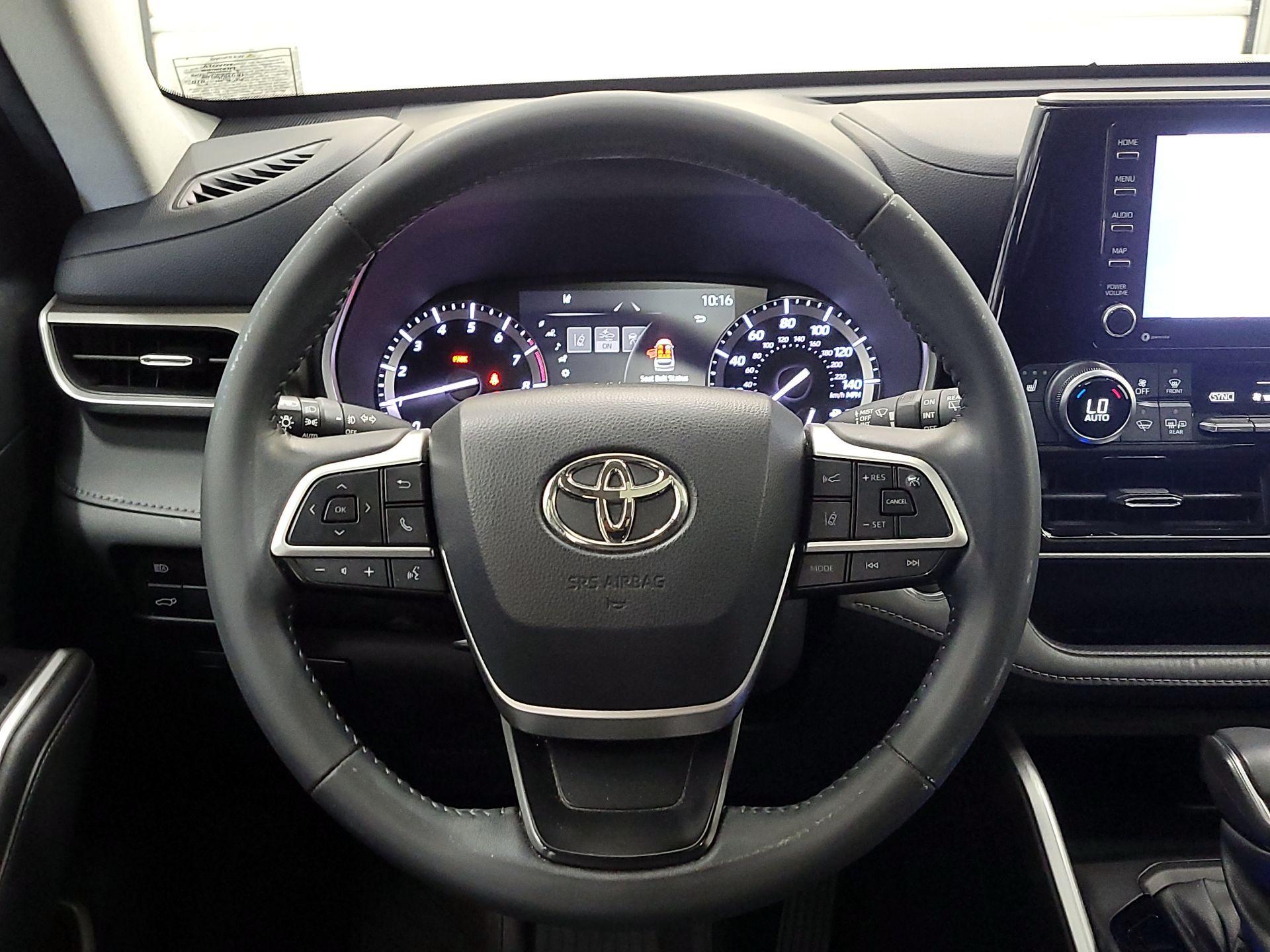 Thumbnail: 2022 Toyota Highlander - 10