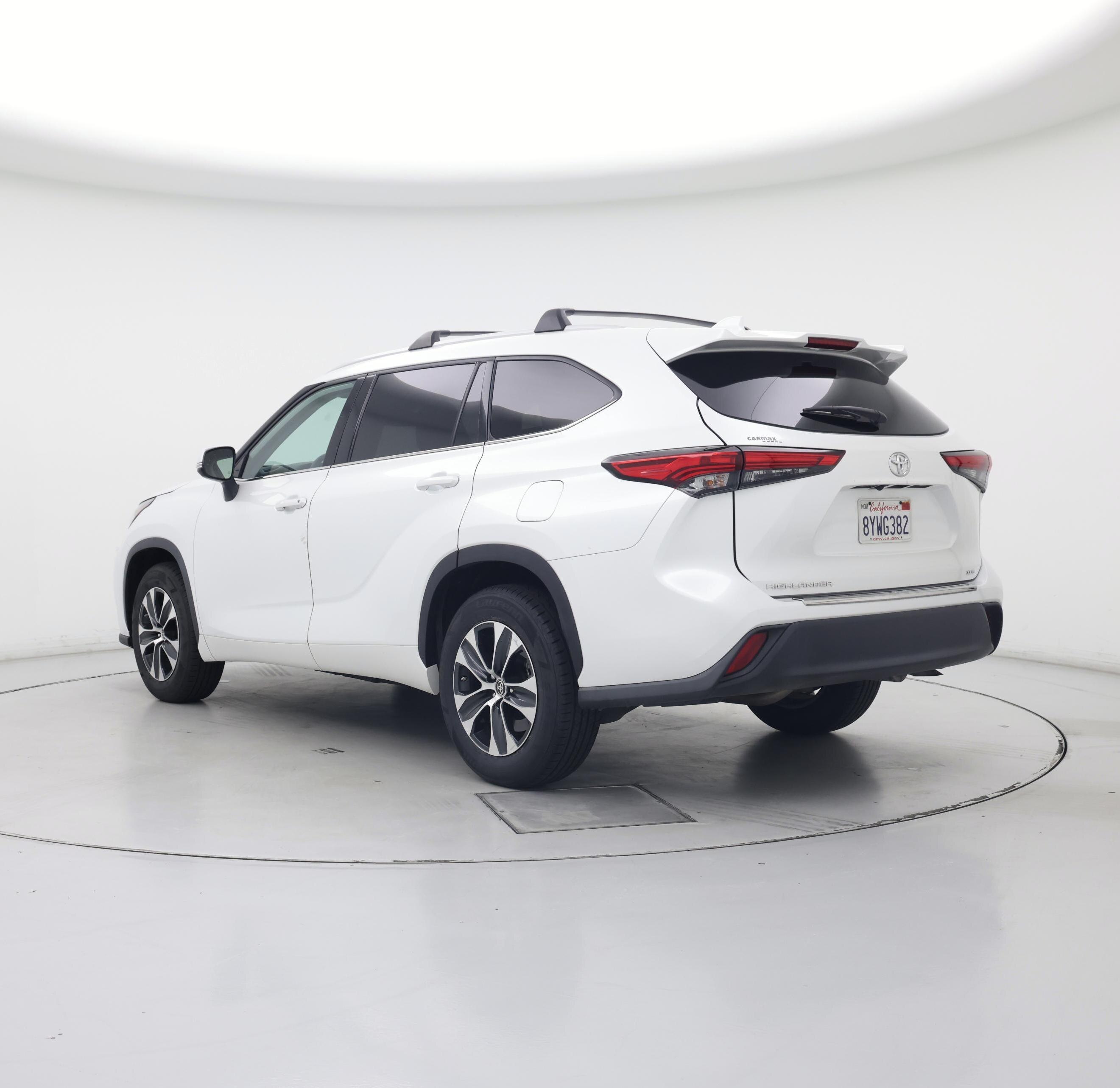 Thumbnail: 2022 Toyota Highlander - 2