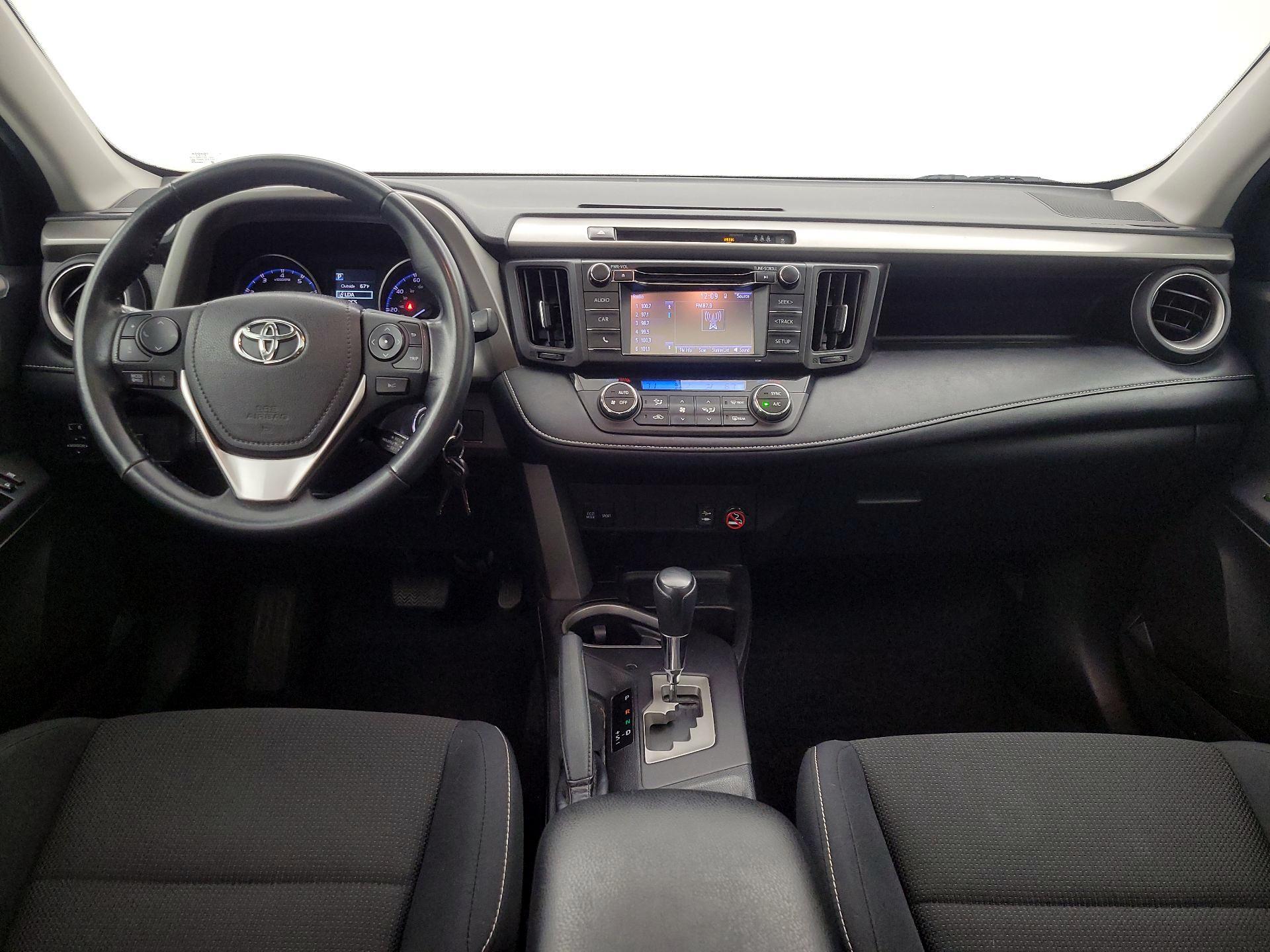 Thumbnail: 2018 Toyota RAV4 - 9