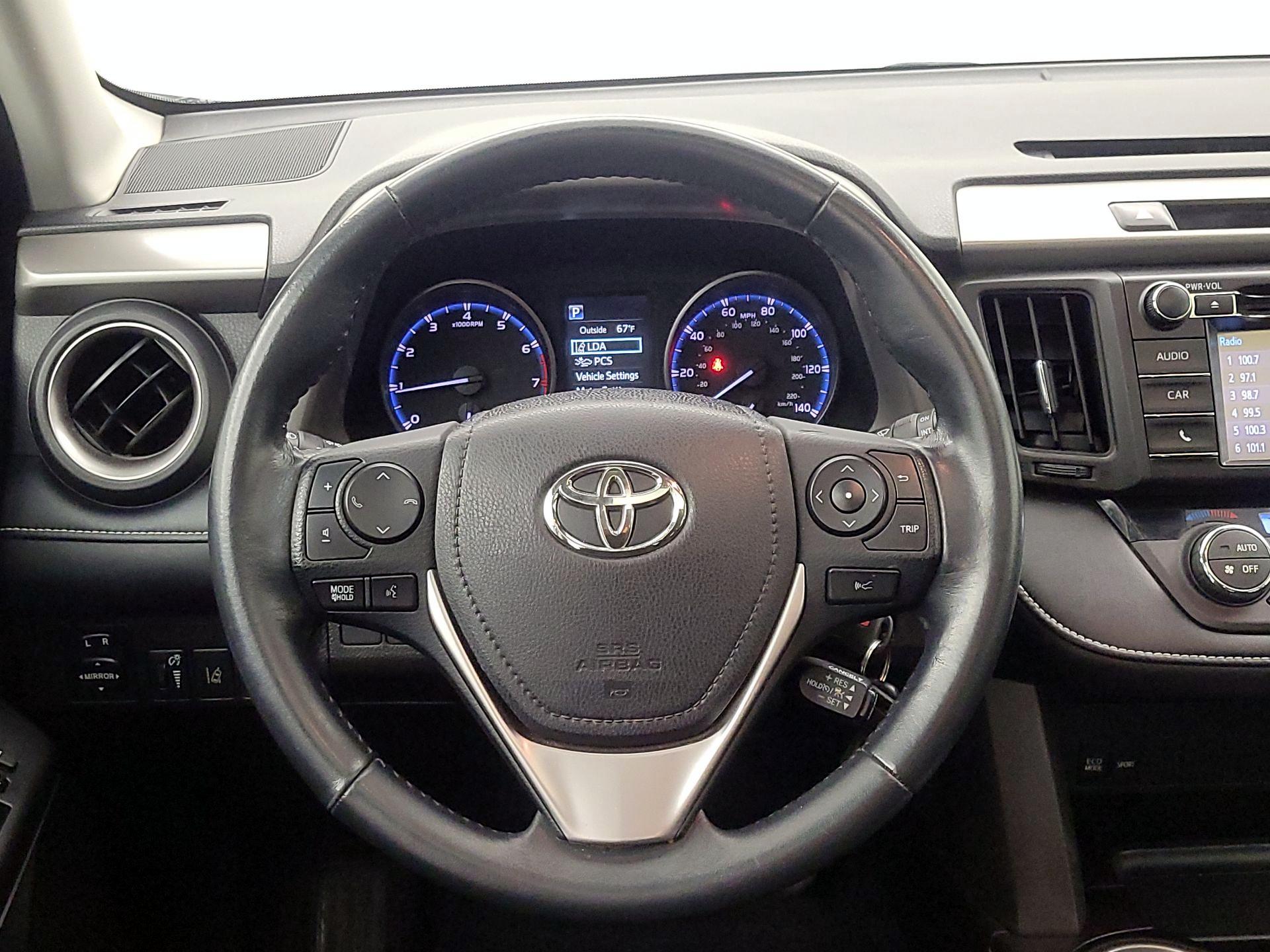 Thumbnail: 2018 Toyota RAV4 - 10