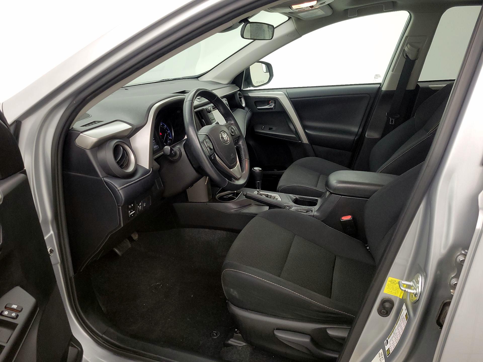 Thumbnail: 2018 Toyota RAV4 - 11