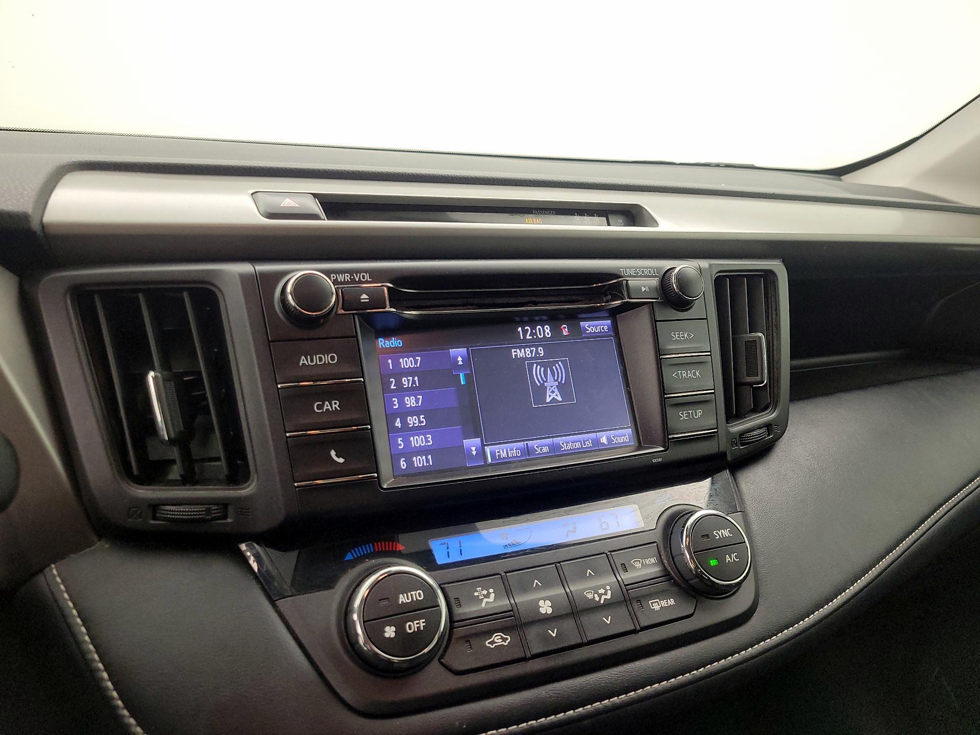 Thumbnail: 2018 Toyota RAV4 - 15