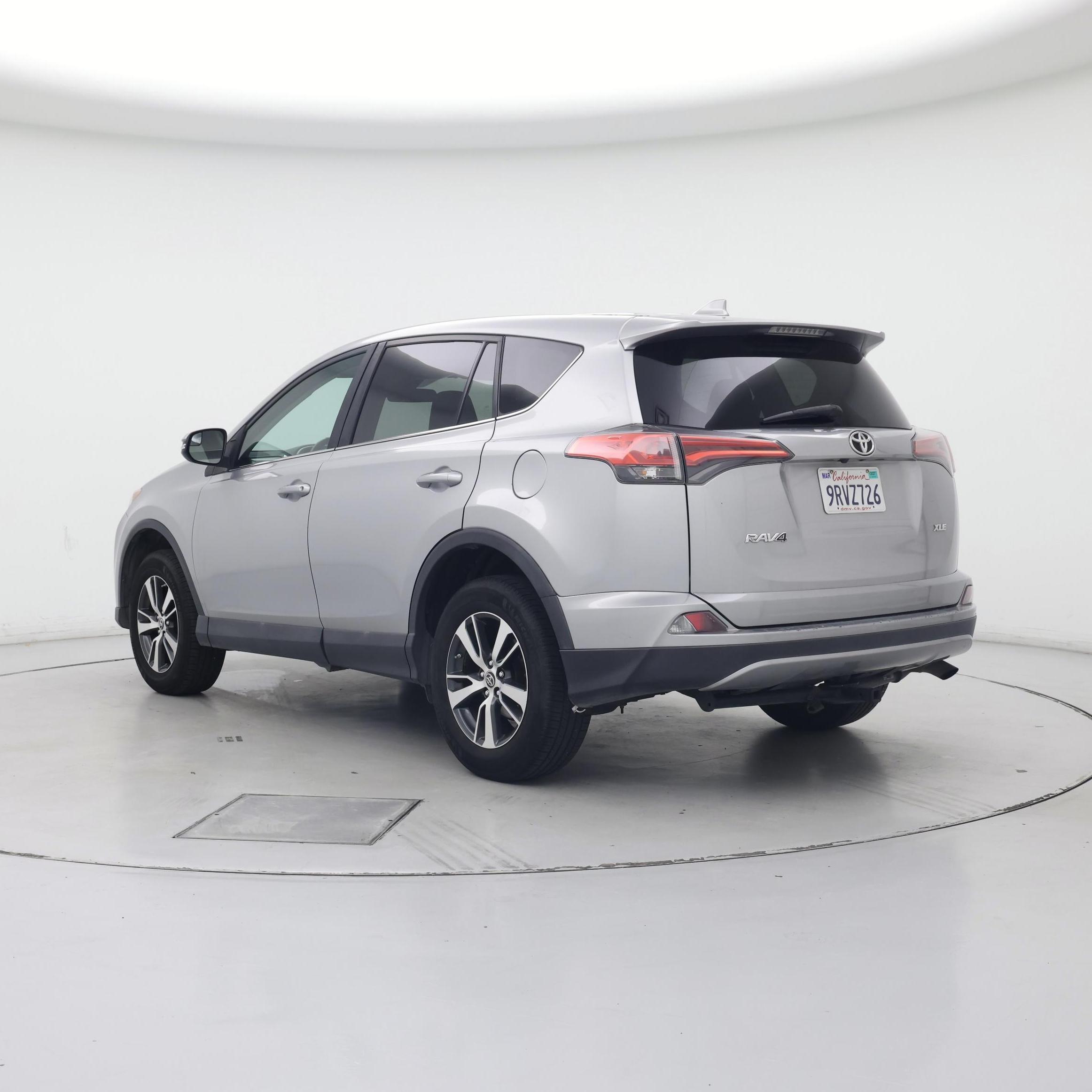 Thumbnail: 2018 Toyota RAV4 - 2