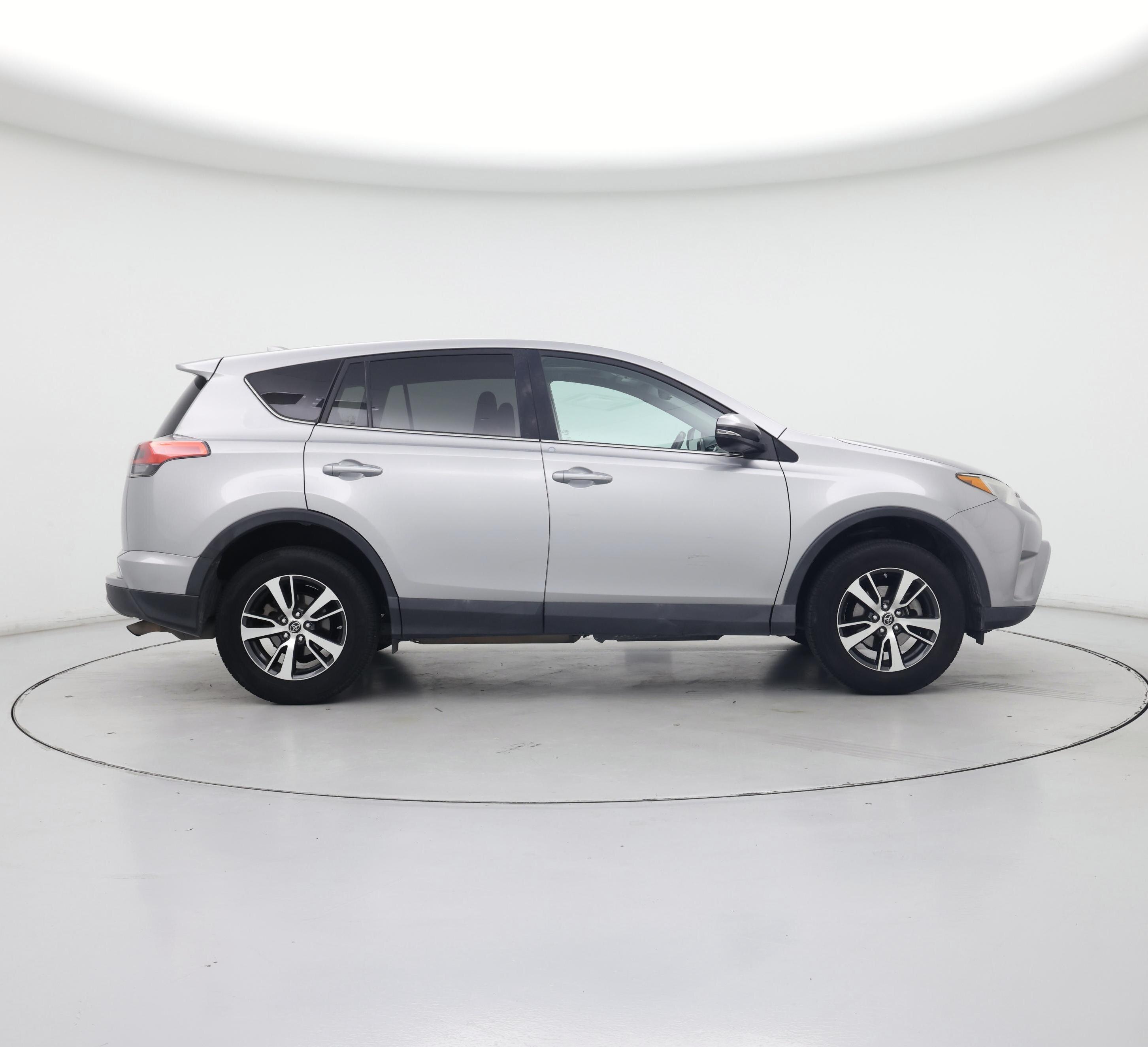 Thumbnail: 2018 Toyota RAV4 - 7