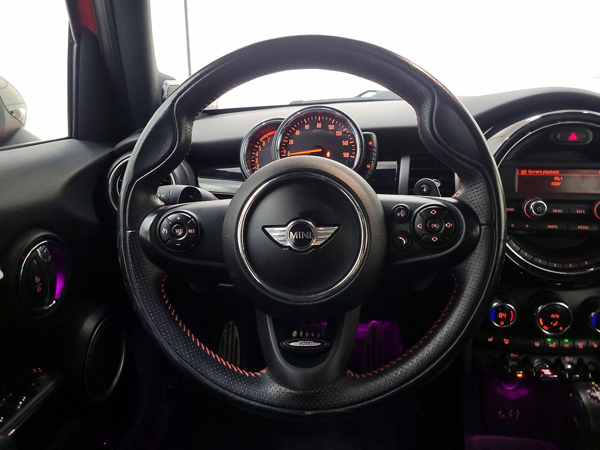 Thumbnail: 2015 MINI Cooper Hardtop - 10