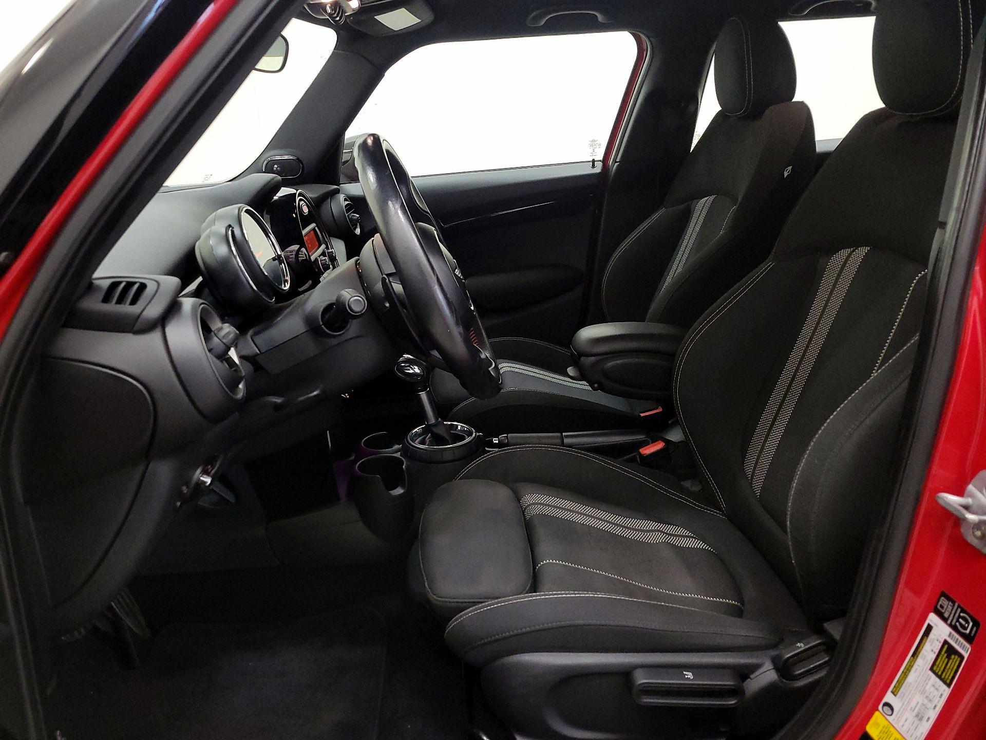 Thumbnail: 2015 MINI Cooper Hardtop - 11