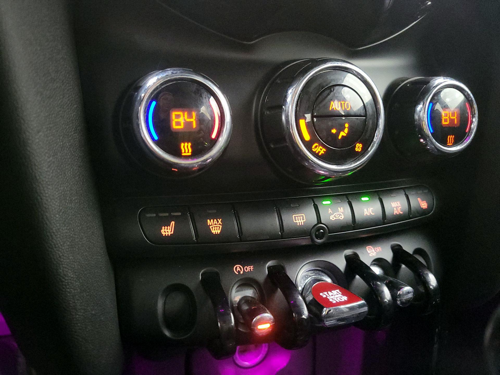 Thumbnail: 2015 MINI Cooper Hardtop - 15