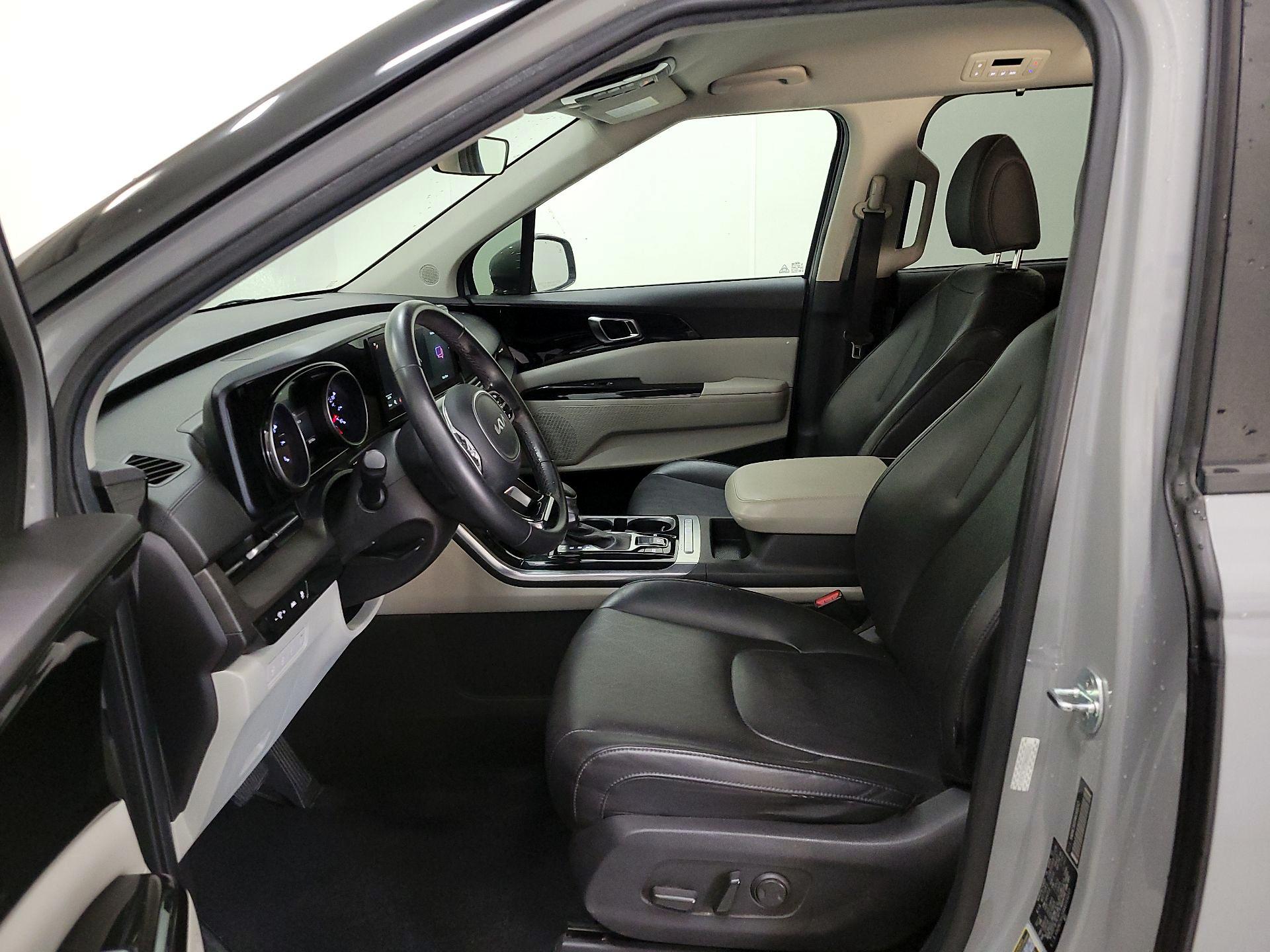 Thumbnail: 2022 Kia Carnival - 9