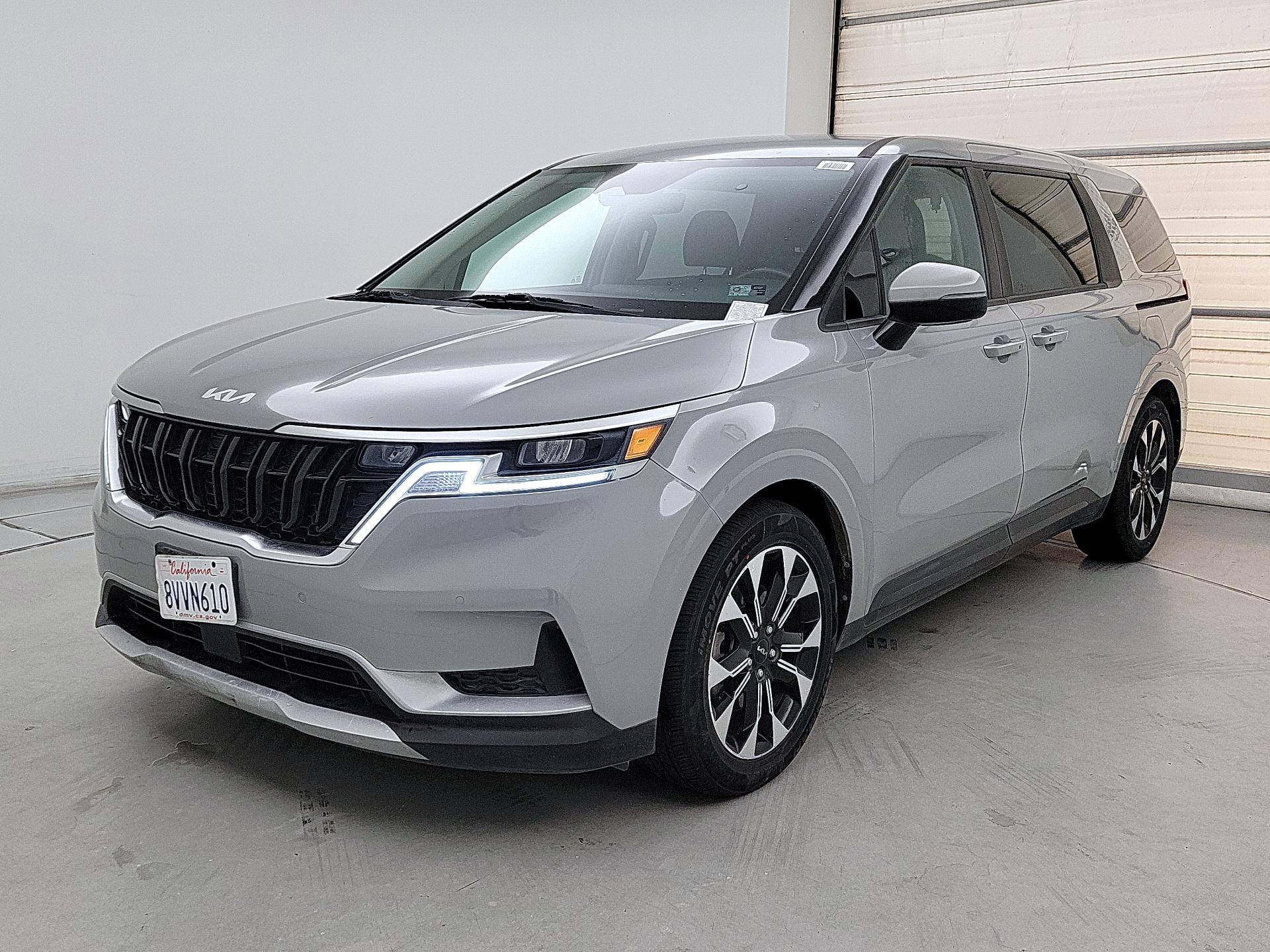 Thumbnail: 2022 Kia Carnival - 3
