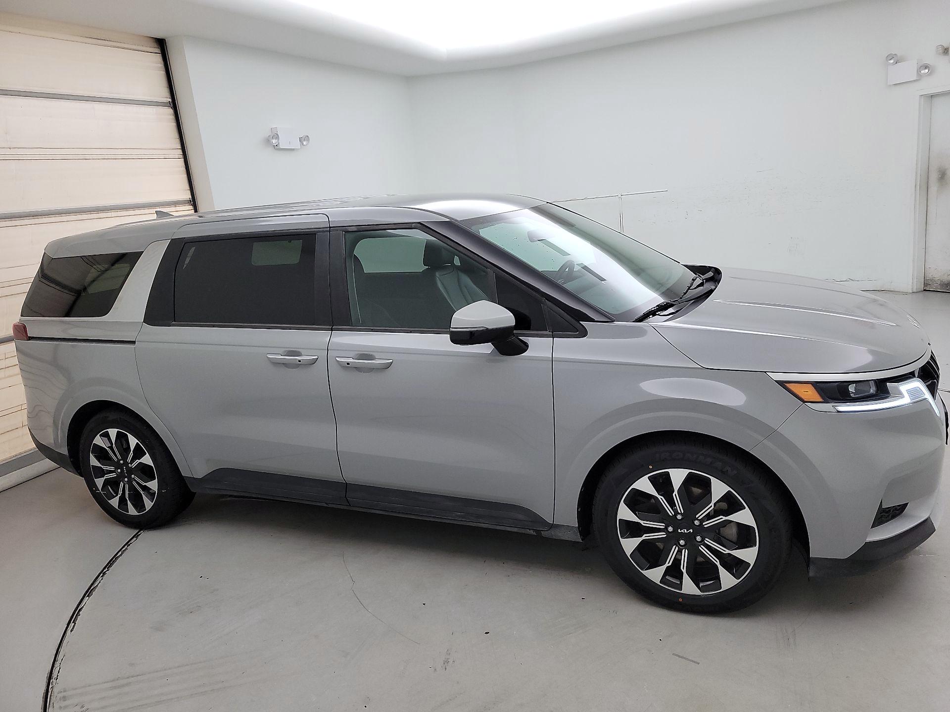 Thumbnail: 2022 Kia Carnival - 4