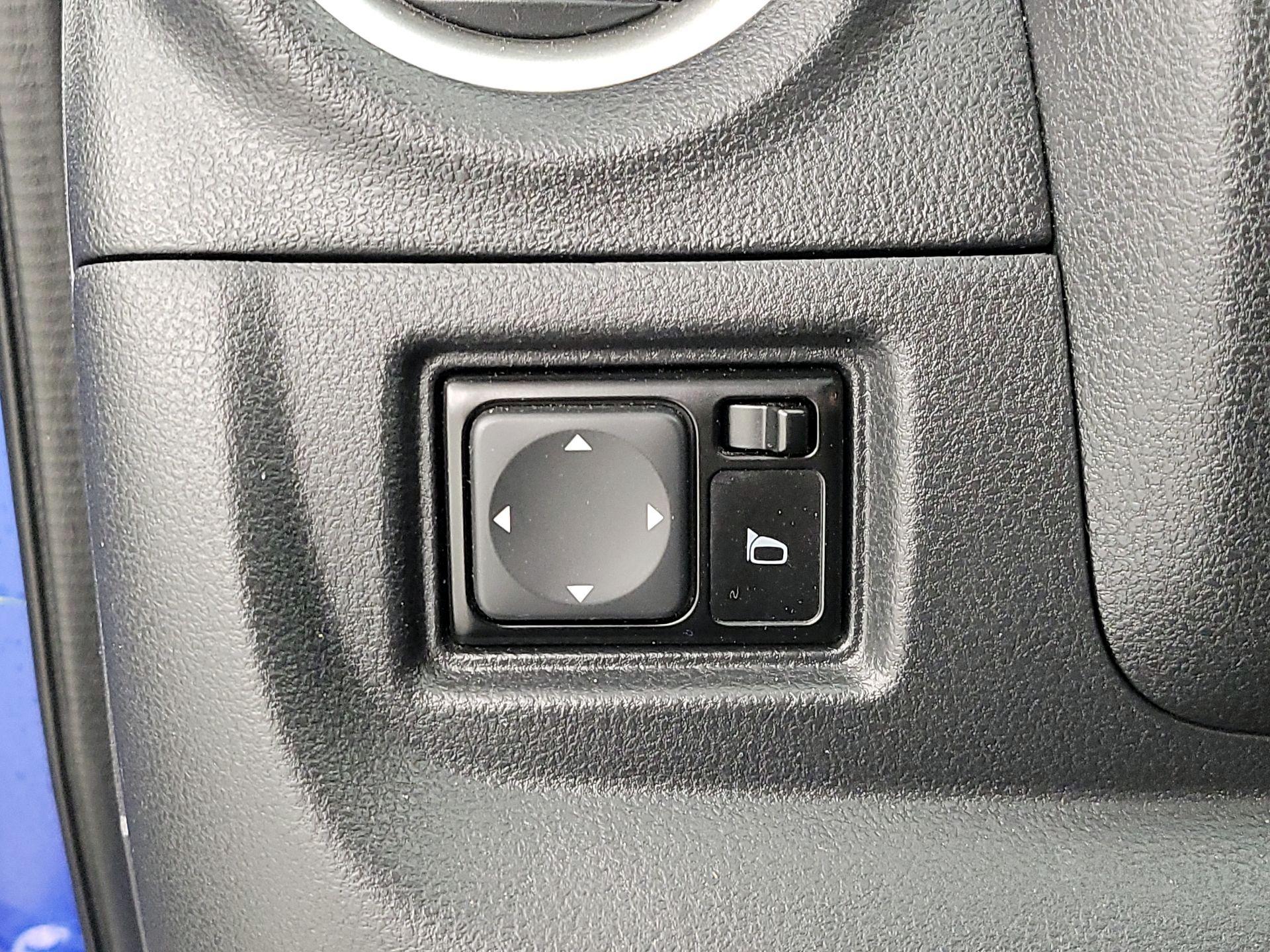 Thumbnail: 2017 Nissan Versa - 13