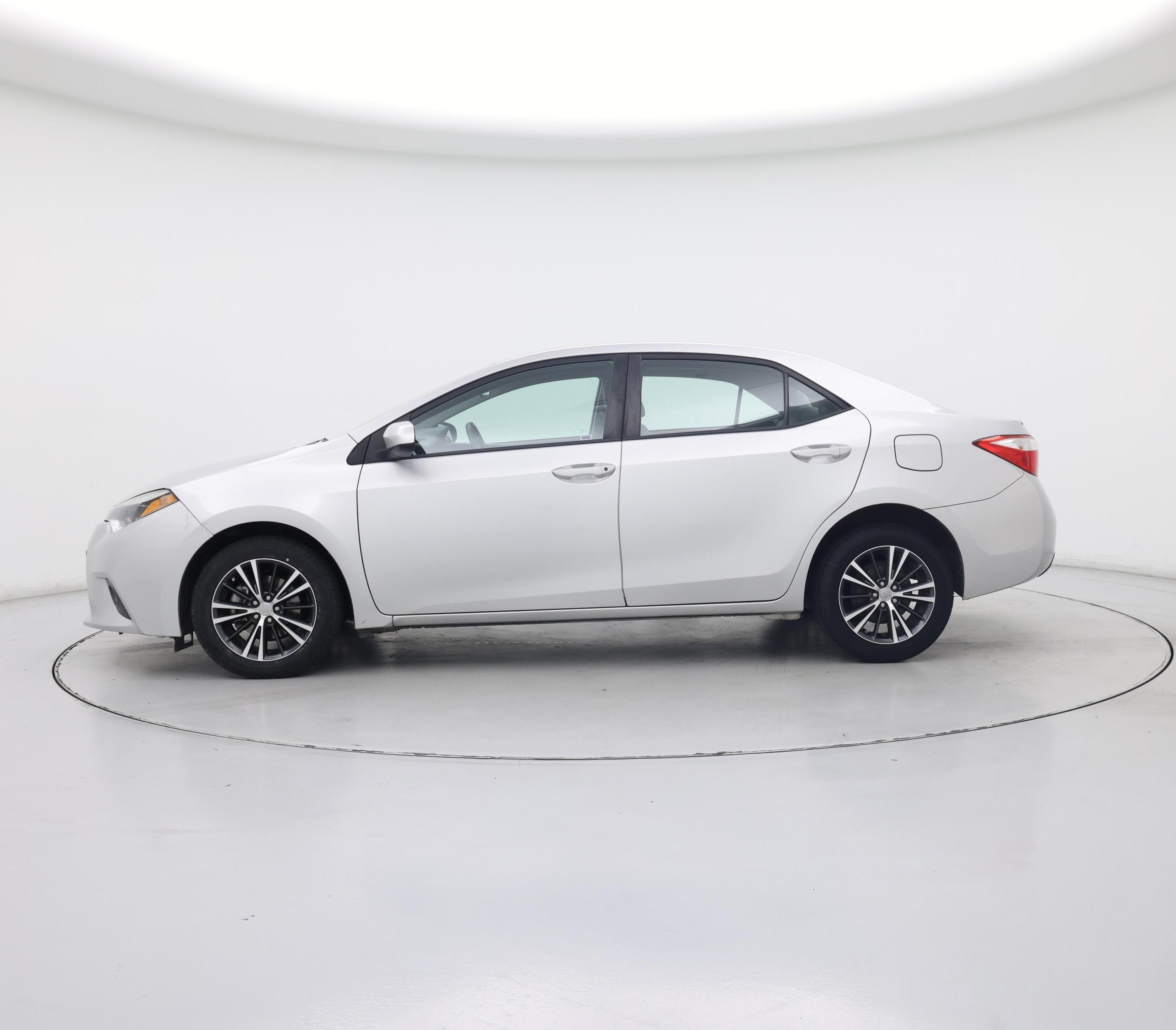 Thumbnail: 2016 Toyota Corolla - 3