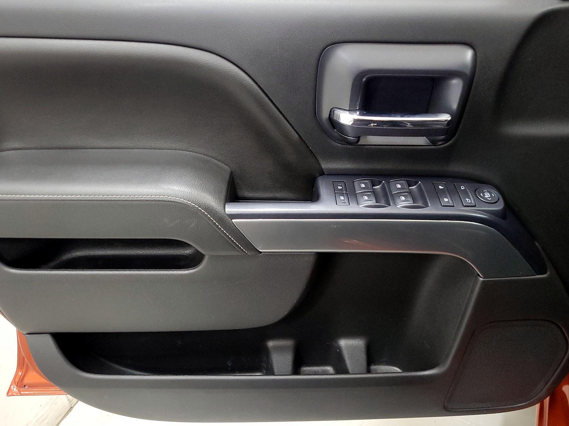 Thumbnail: 2015 Chevrolet Silverado 1500 - 12