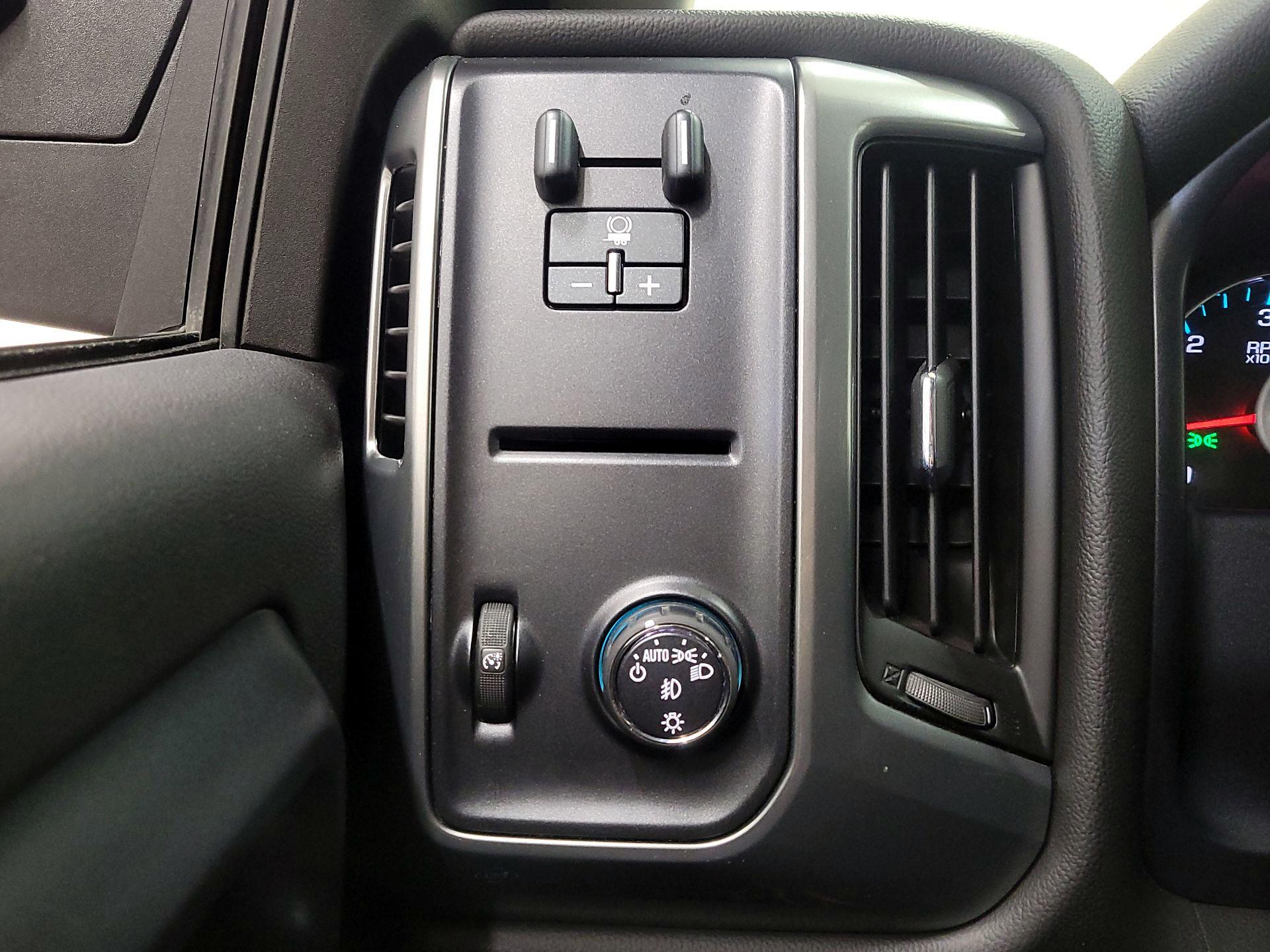 Thumbnail: 2015 Chevrolet Silverado 1500 - 13
