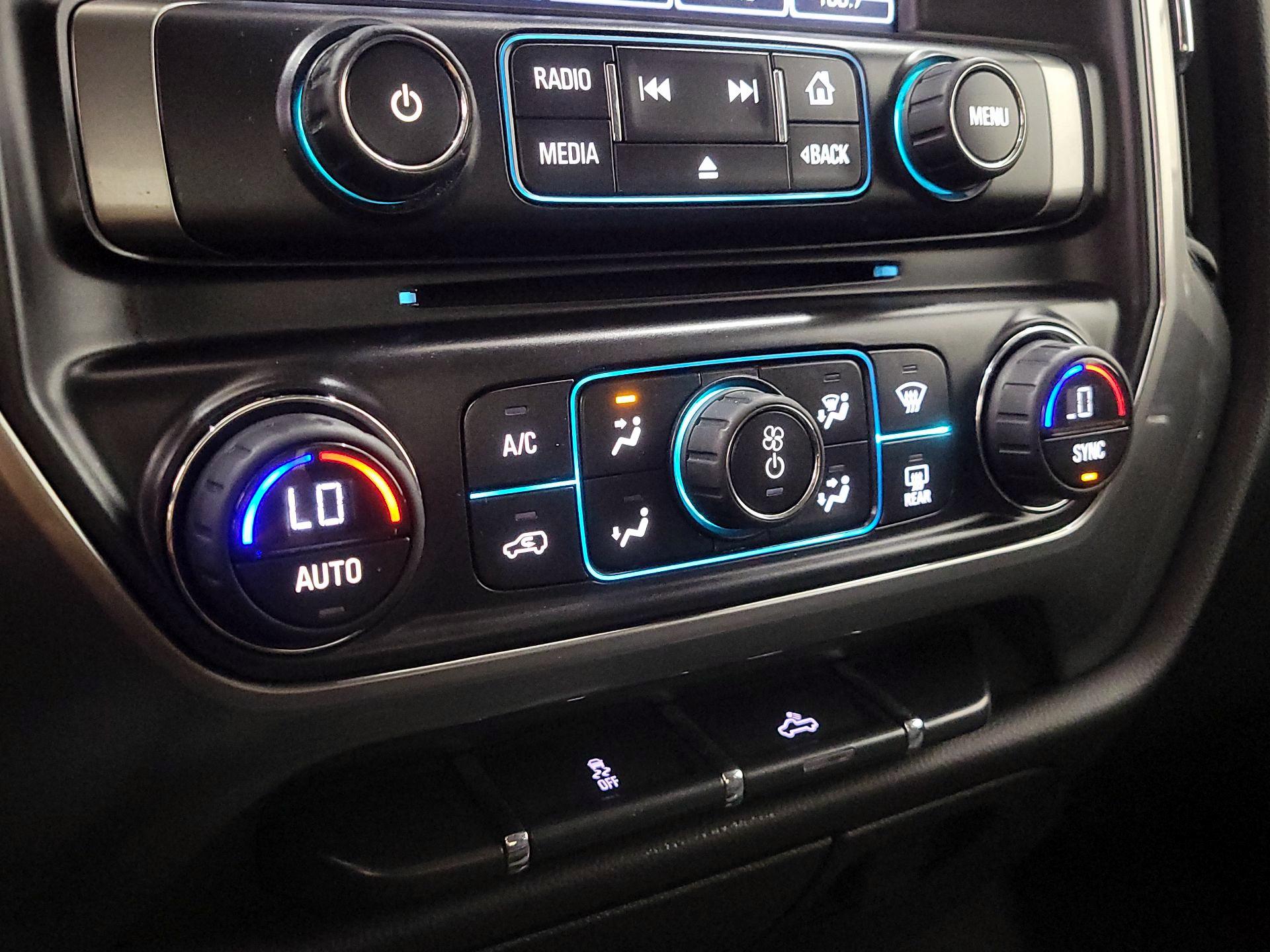 Thumbnail: 2015 Chevrolet Silverado 1500 - 16