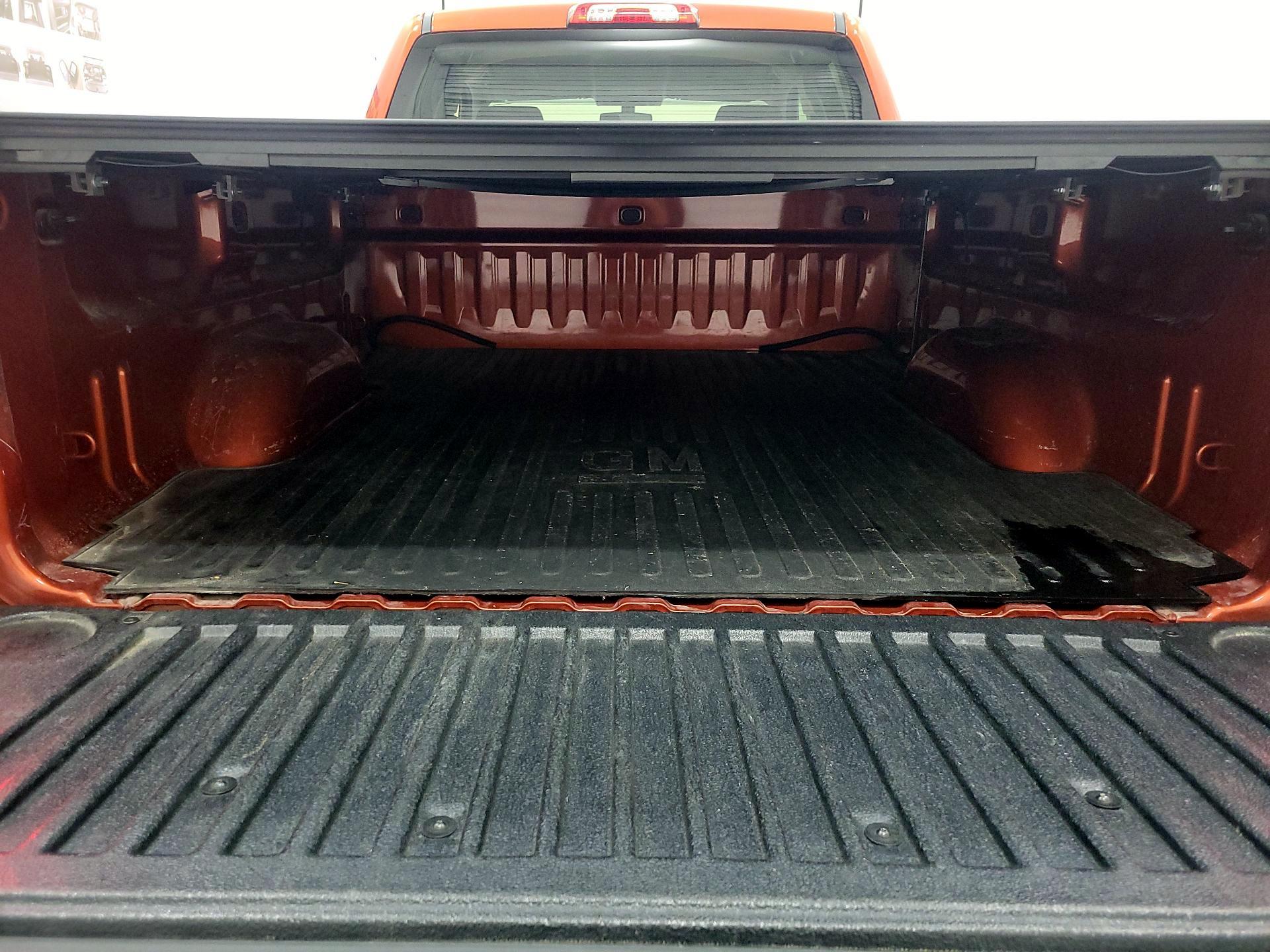 Thumbnail: 2015 Chevrolet Silverado 1500 - 20