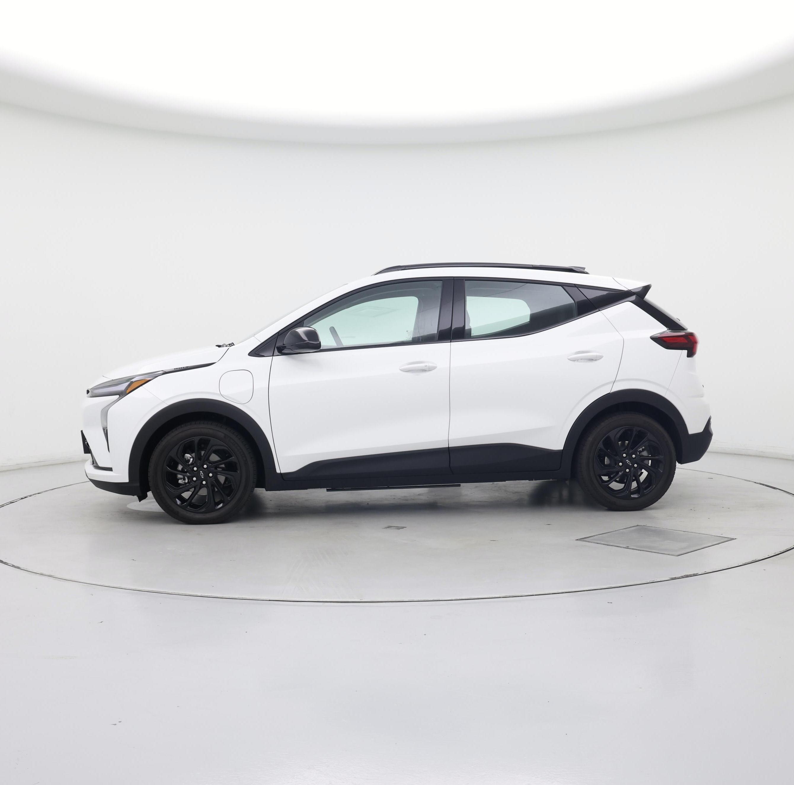 Thumbnail: 2027 Chevrolet Bolt EV - 3