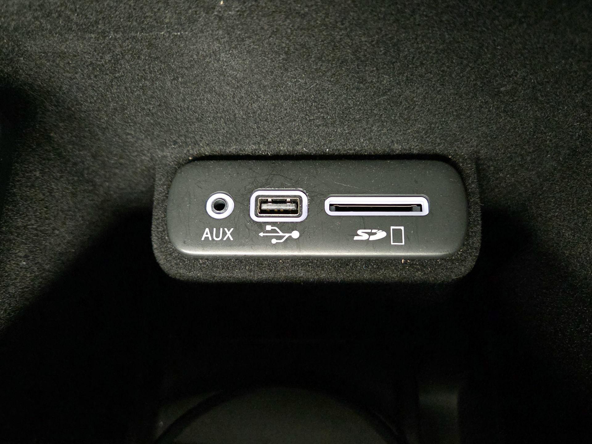 Thumbnail: 2016 Dodge Charger - 19