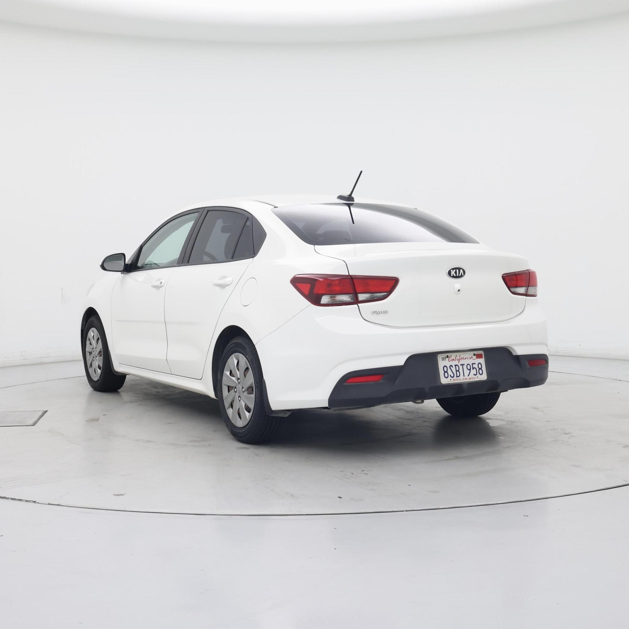Thumbnail: 2020 Kia Rio - 2