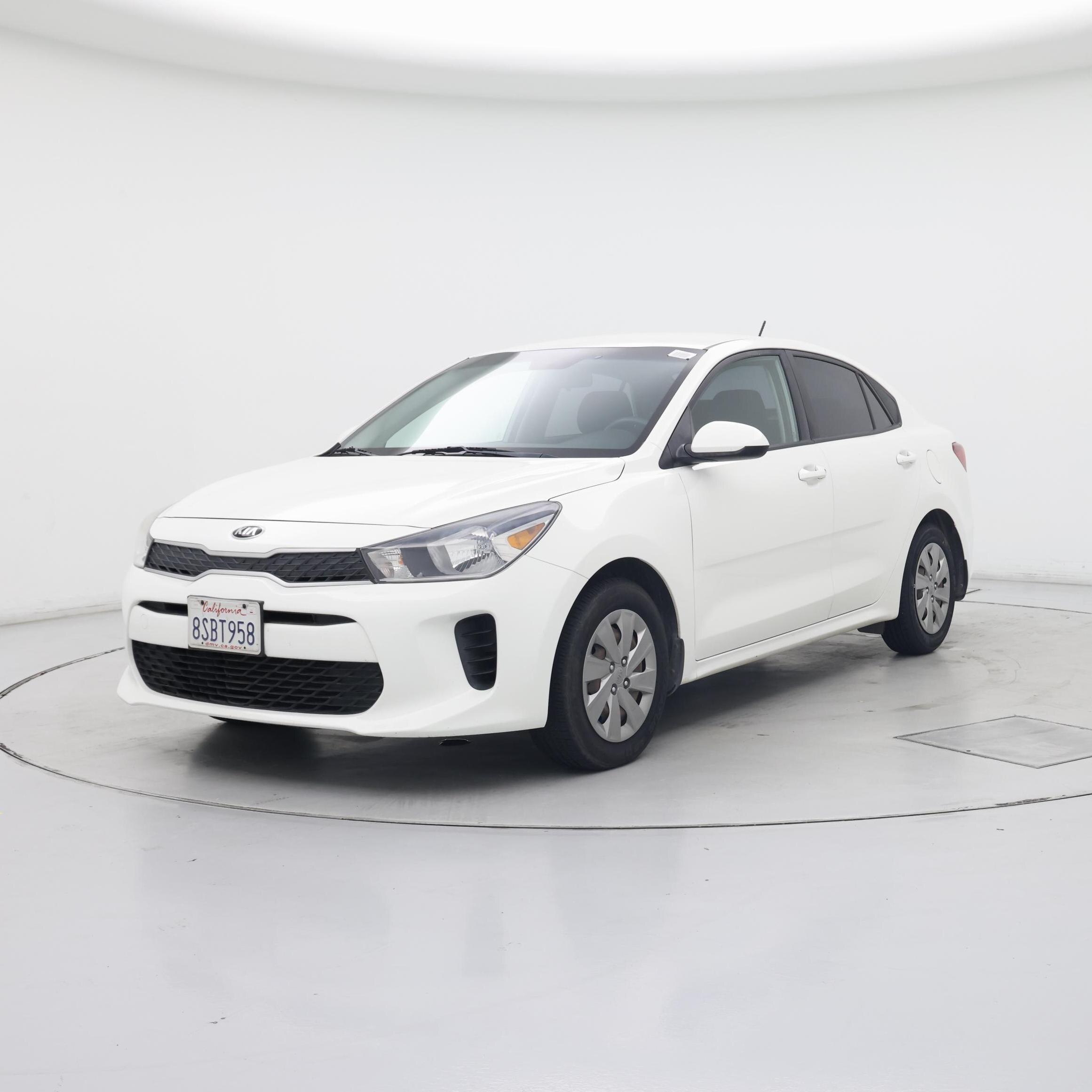 Thumbnail: 2020 Kia Rio - 4