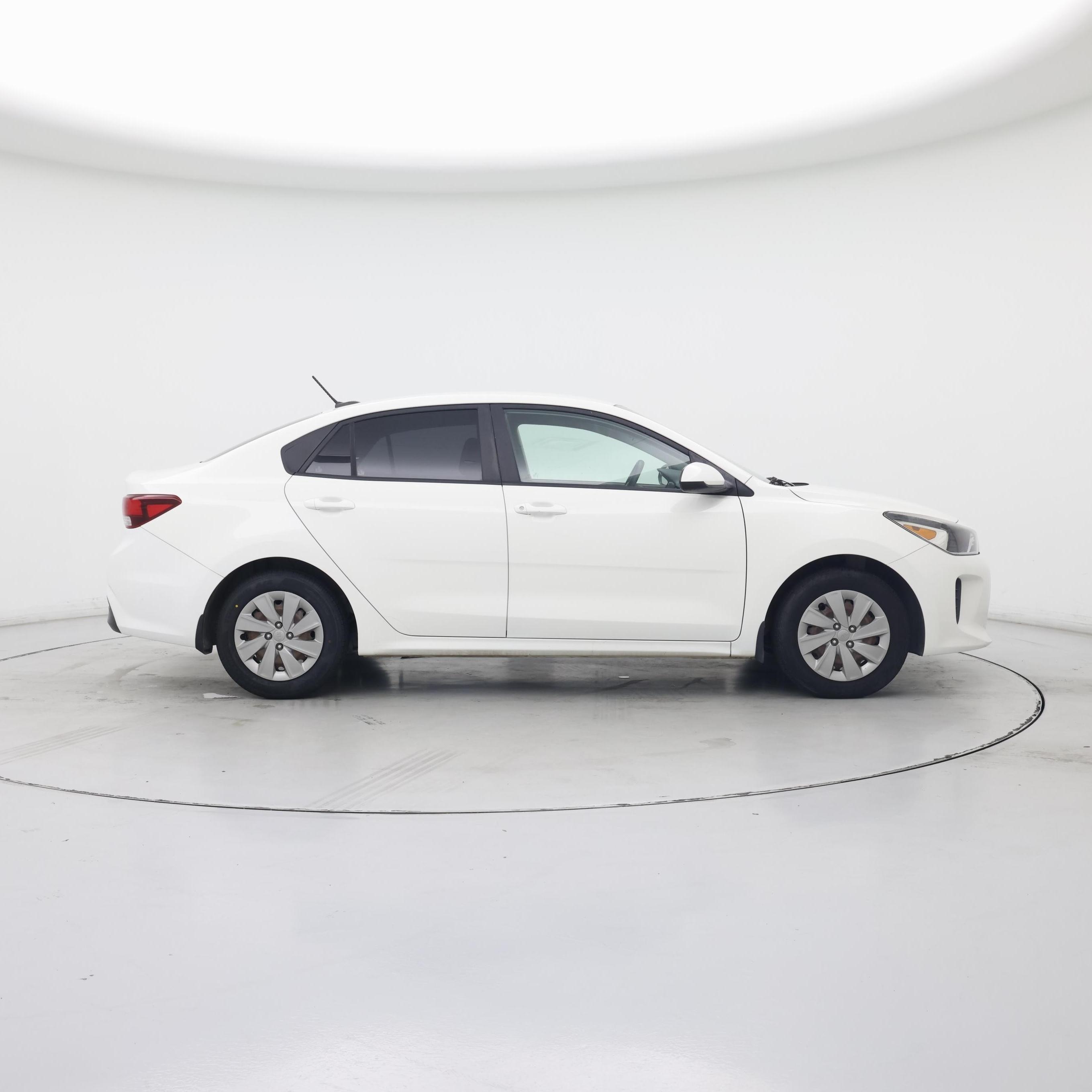 Thumbnail: 2020 Kia Rio - 7