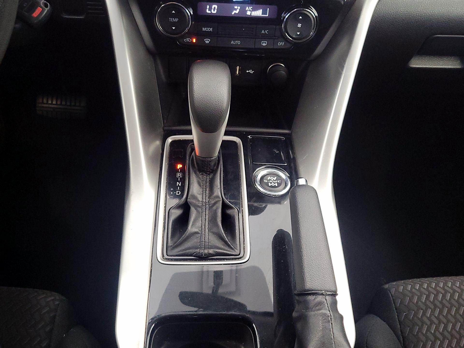 Thumbnail: 2019 Mitsubishi Eclipse Cross - 17